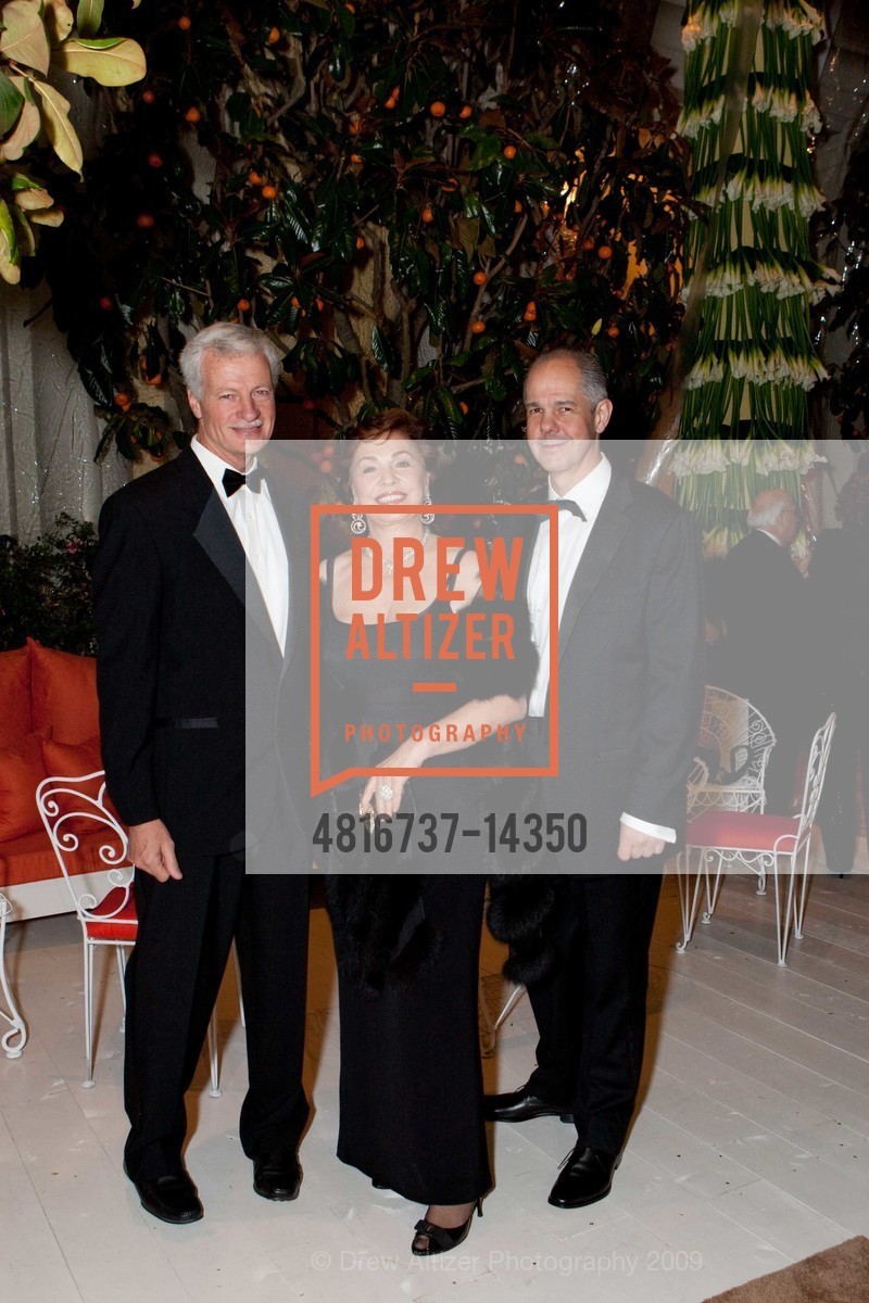 Joe Driscoll, Maria Manetti Farrow, Gary Danko, Gordon Getty's Annual Holiday Birthday Party, US, December 14th, 2009, Photo #4816737-14350 Joe Driscoll, Maria Manetti Farrow, Gary Danko, Photo #4816737-14350