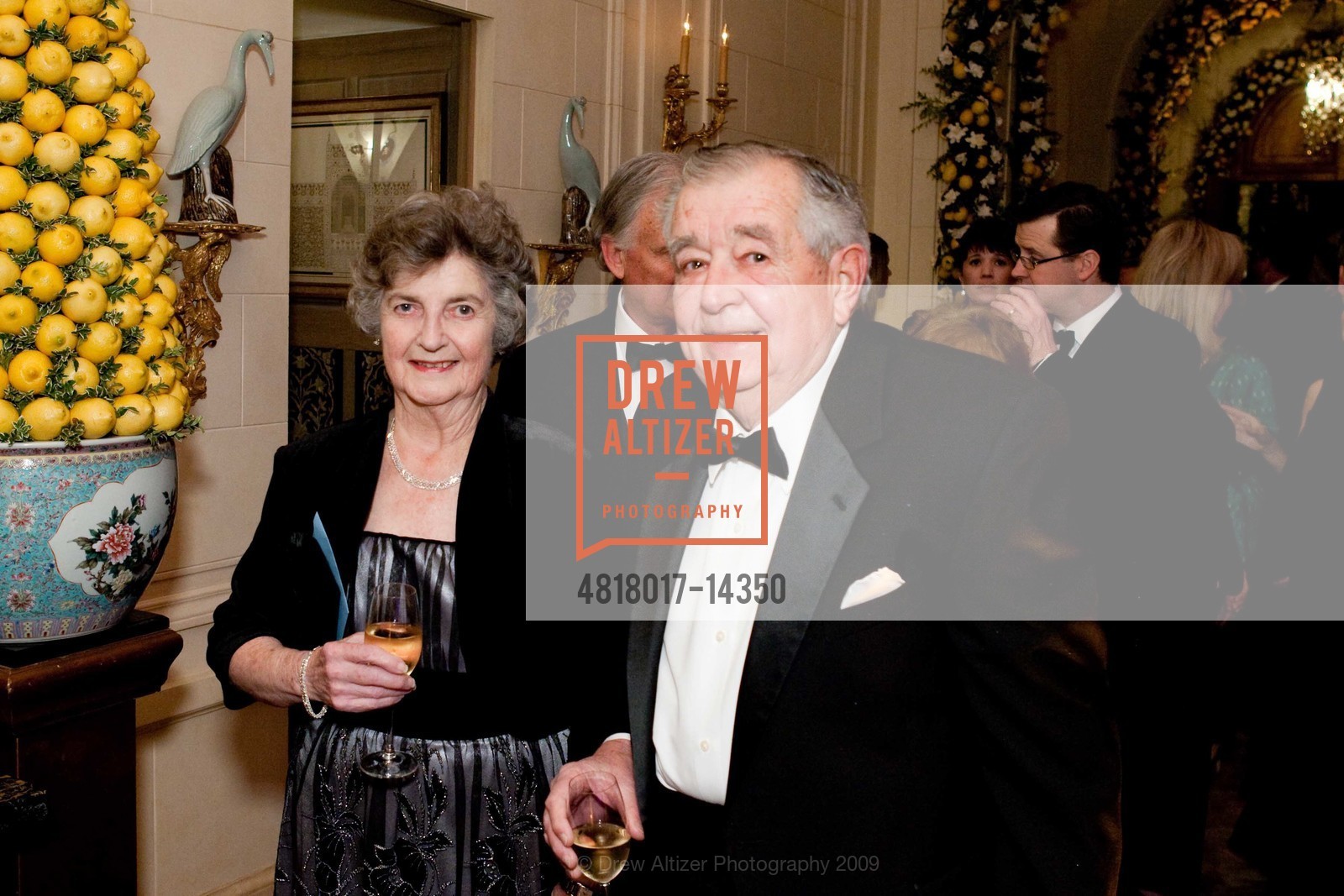 Rosemary Lally, John Lally, Gordon Getty's Annual Holiday Birthday Party, US, December 14th, 2009, Photo #4818017-14350 Rosemary Lally, John Lally, Photo #4818017-14350