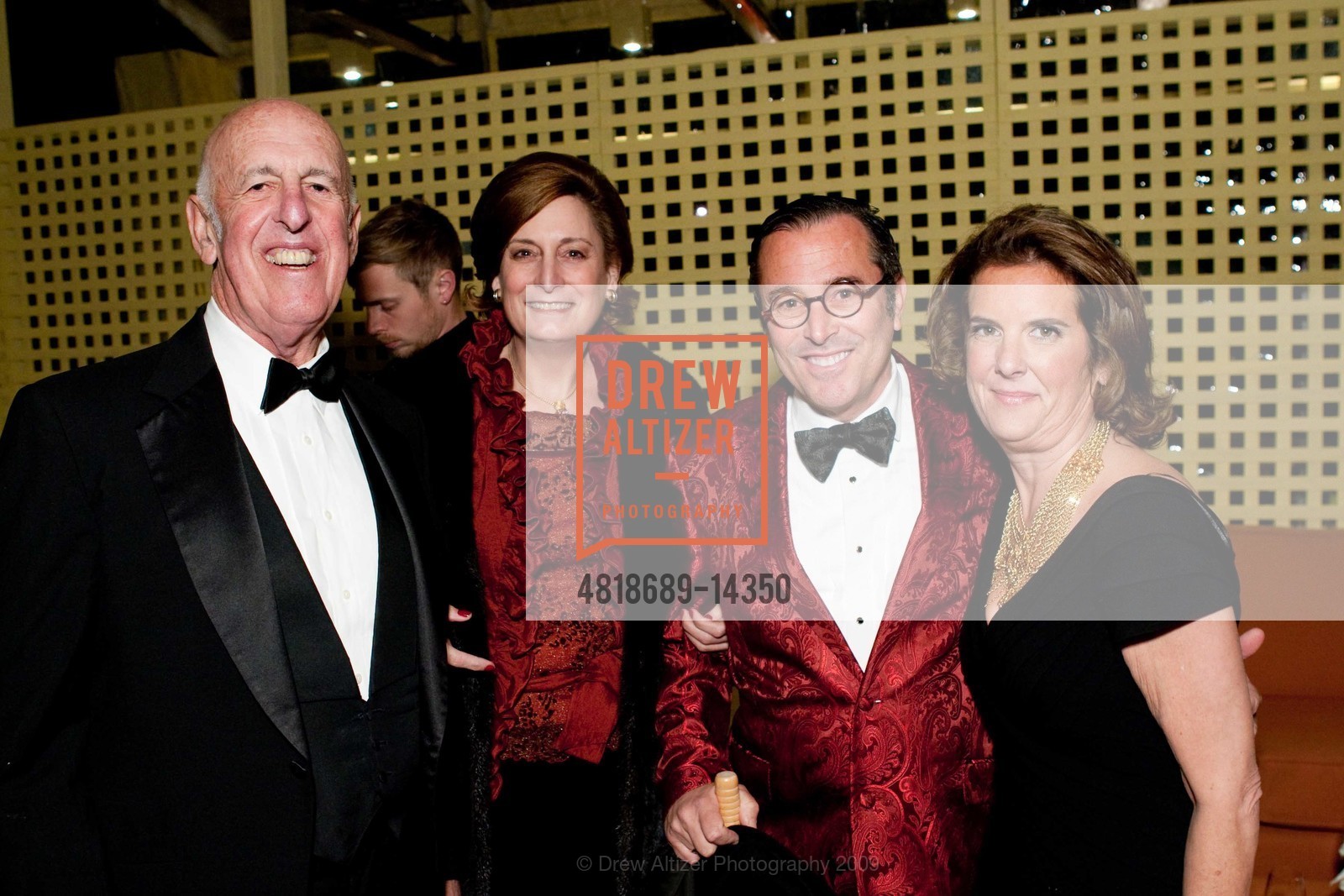 Bruce Hyman, Simone Quarre, Ricky Serbin, Gordon Getty's Annual Holiday Birthday Party, US, December 14th, 2009, Photo #4818689-14350 Bruce Hyman, Simone Quarre, Ricky Serbin, Photo #4818689-14350