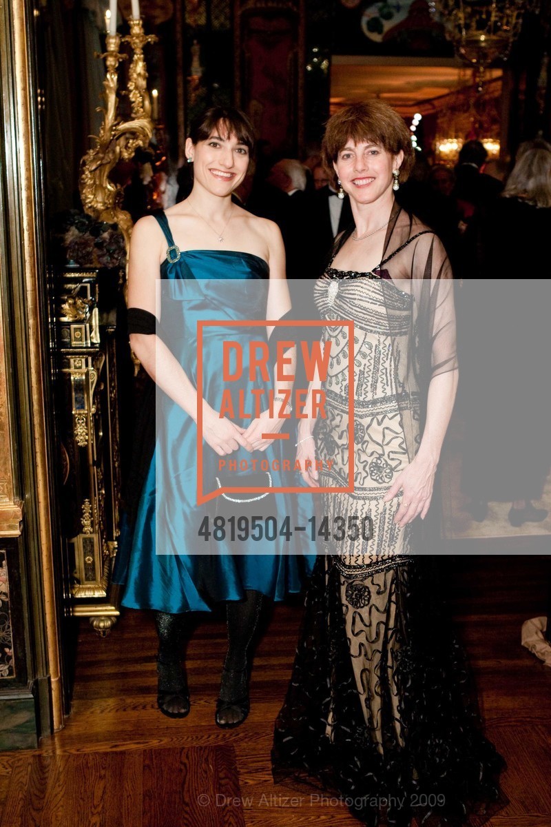 Bethany Cobb, Katherine Roszak, Gordon Getty's Annual Holiday Birthday Party, US, December 14th, 2009, Photo #4819504-14350 Bethany Cobb, Katherine Roszak, Photo #4819504-14350