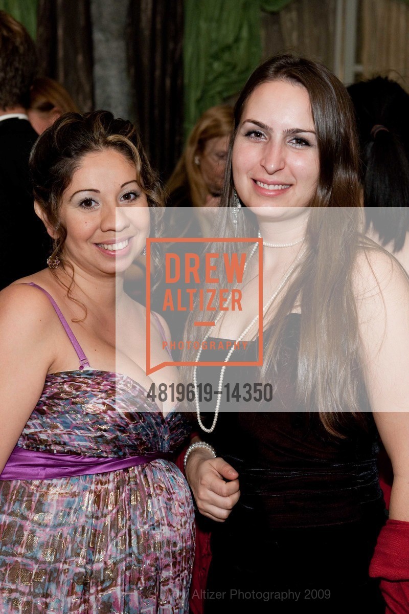 Mari Miles, Sarah Beramo, Gordon Getty's Annual Holiday Birthday Party, US, December 14th, 2009, Photo #4819619-14350 Mari Miles, Sarah Beramo, Photo #4819619-14350