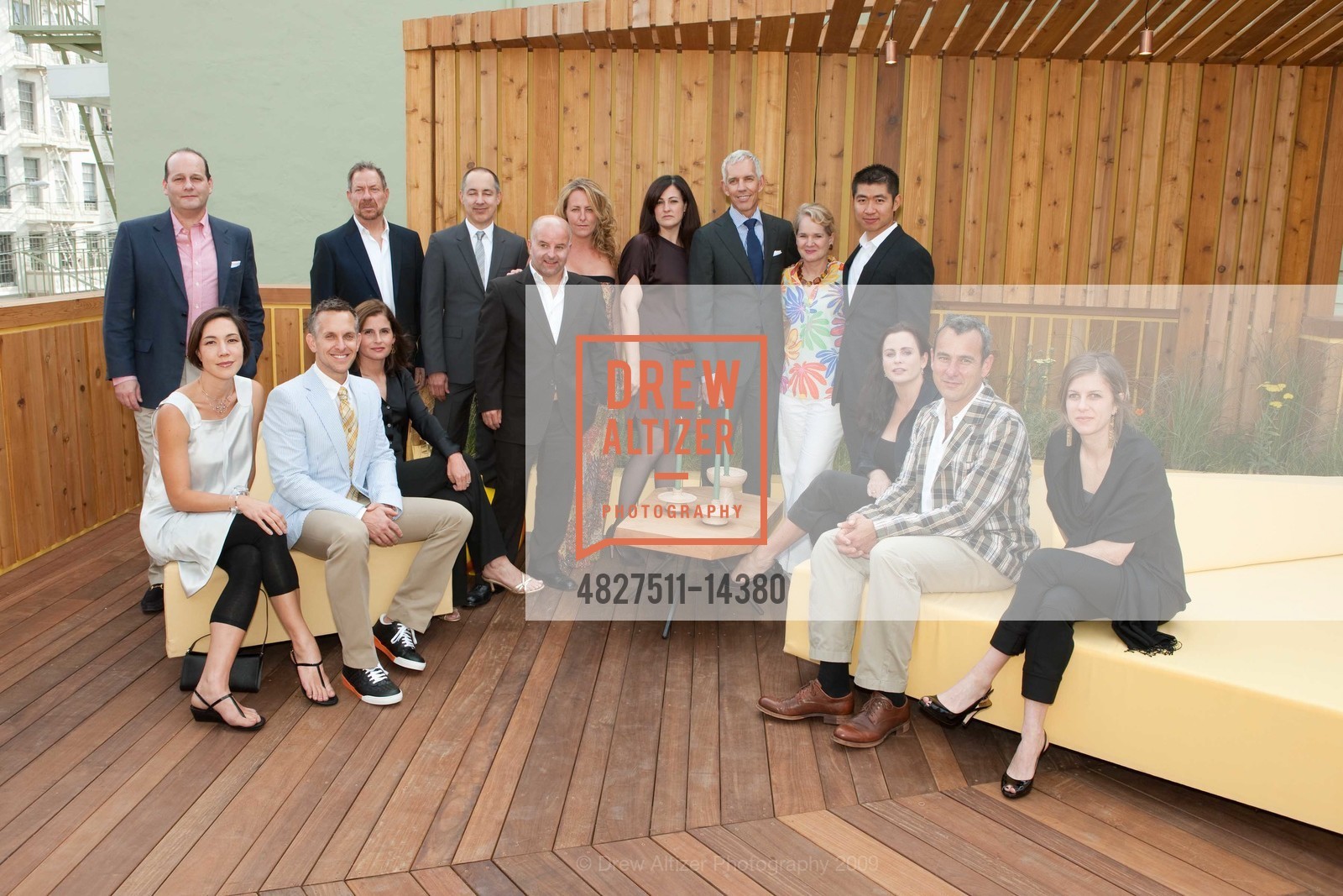 FRONT Julie Dowling, Jay Jeffers, Lorissa Kimm, Regina Callan, Geoff DiGirolamo, ? BACK Philip Paron, Gary Hutton, Greg Stewart, Steven Miller, Erin Martin, Nicole Hollis, David Olroyd, Martha Angus, Jiun Ho, METROPOLITAN HOME Design Showhome Party, US, June 18th, 2009, Photo #4827511-14380 FRONT Julie Dowling, Jay Jeffers, Lorissa Kimm, Regina Callan, Geoff DiGirolamo, ? BACK Philip Paron, Gary Hutton, Greg Stewart, Steven Miller, Erin Martin, Nicole Hollis, David Olroyd, Martha Angus, Jiun Ho, Photo #4827511-14380