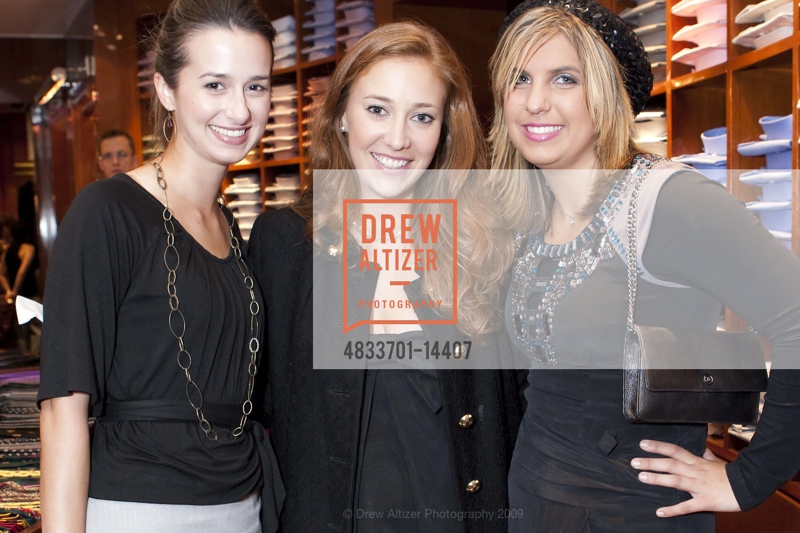 Andrea Milanos, Schuyler Hudak, Michelle Potthoff, RALPH LAUREN Hosts AMFAR For a Pre-Gala Kickoff Party, US, October 9th, 2009, Photo #4833701-14407 Andrea Milanos, Schuyler Hudak, Michelle Potthoff, Photo #4833701-14407
