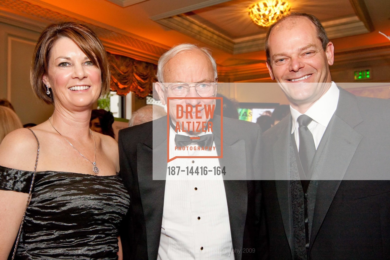 Carol Sisney, Bruce Buckingham, Brett Sisney, Photo #187-14416-164