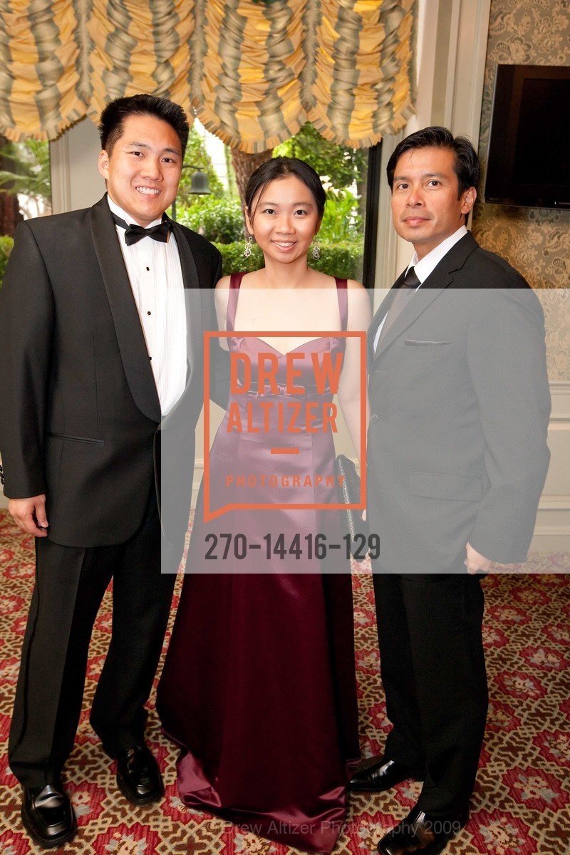 Jason Chan, Imelda Lasjim, Gus Torres, JUVENILE DIABETES RESEARCH FOUNDATION Annual Gala, US, May 3rd, 2009, Photo #270-14416-129 Jason Chan, Imelda Lasjim, Gus Torres, Photo #270-14416-129
