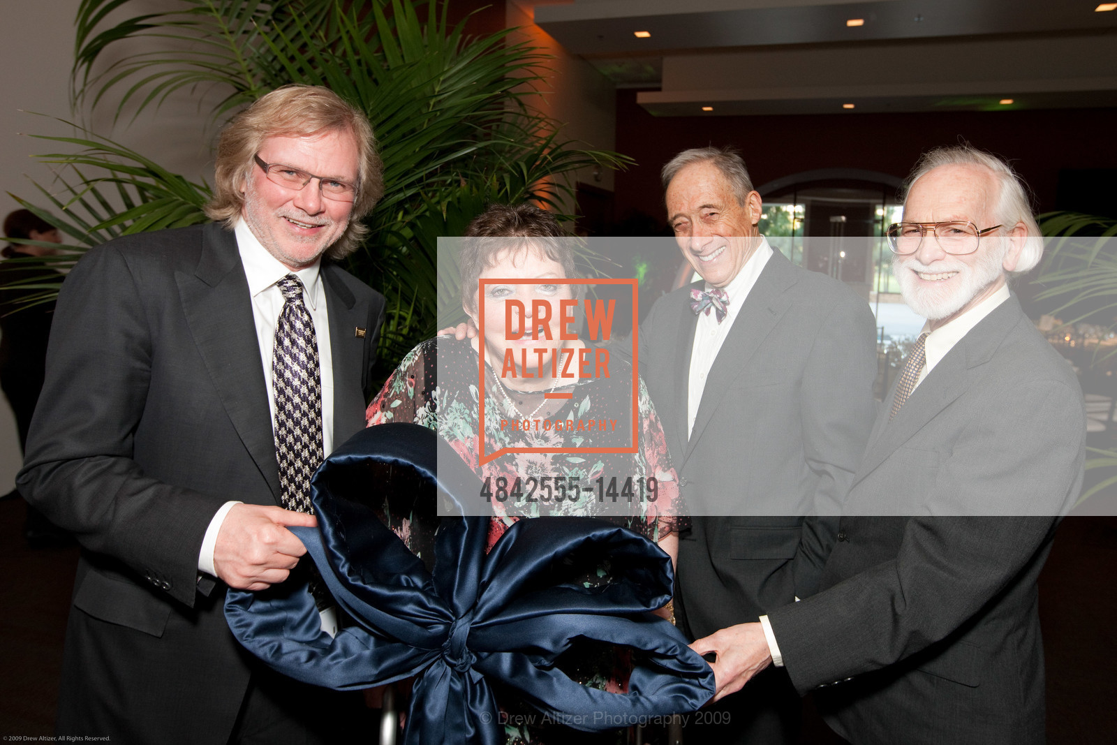 Frank McCormick, Helen Diller, Sanford Diller, J Michael Bishop, UCSF Grand Opening of Helen Diller Family Cancer Research Building, US, June 3rd, 2009, Photo #4842555-14419 Frank McCormick, Helen Diller, Sanford Diller, J Michael Bishop, Photo #4842555-14419