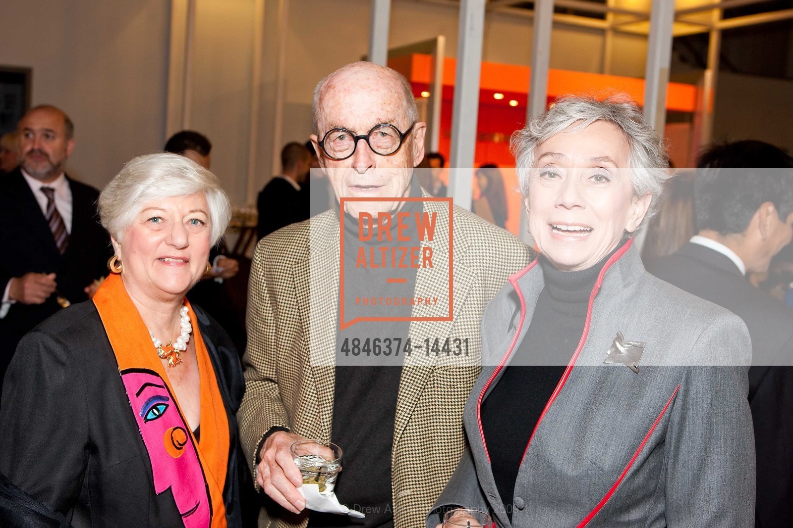 Suzanna Allen, Fred Lyon, Penny Rozis, SF20 Preview Gala benefiting SFMOMA at Fort Mason, US, September 25th, 2009, Photo #4846374-14431 Suzanna Allen, Fred Lyon, Penny Rozis, Photo #4846374-14431