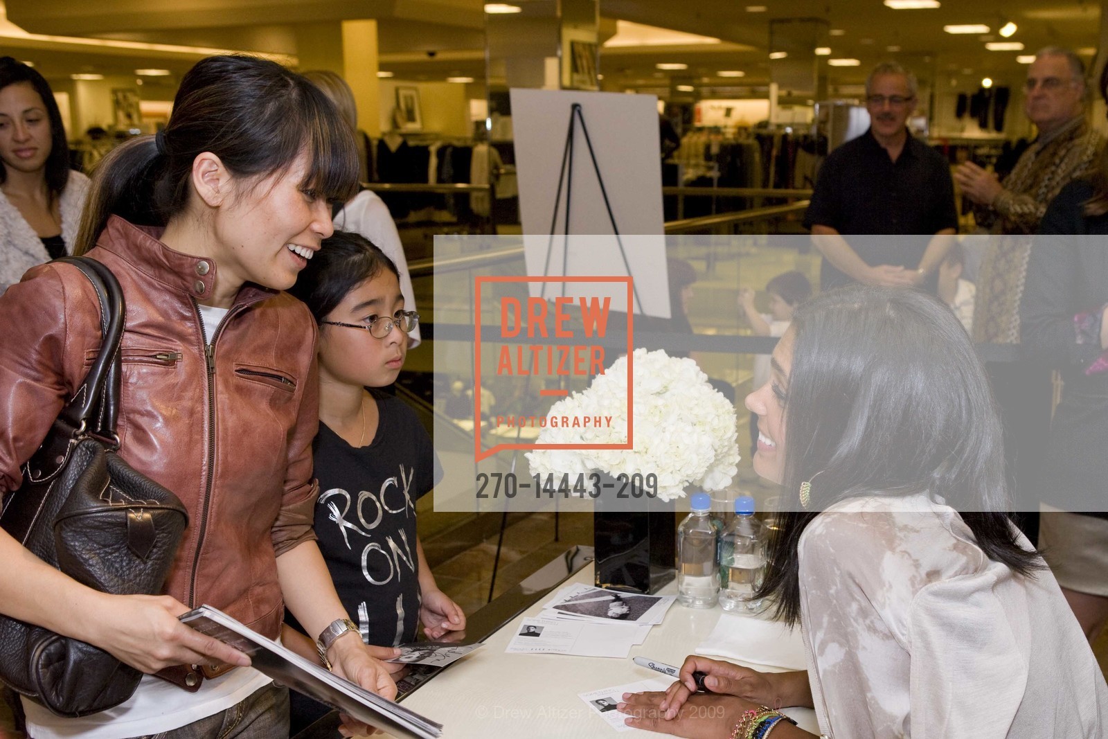 Jo Lee, Jayden Ngo, Rachel Roy, Rachel Roy Public Appearance at Macy's, Monterey, US, September 28th, 2009, Photo #270-14443-209 Jo Lee, Jayden Ngo, Rachel Roy, Photo #270-14443-209