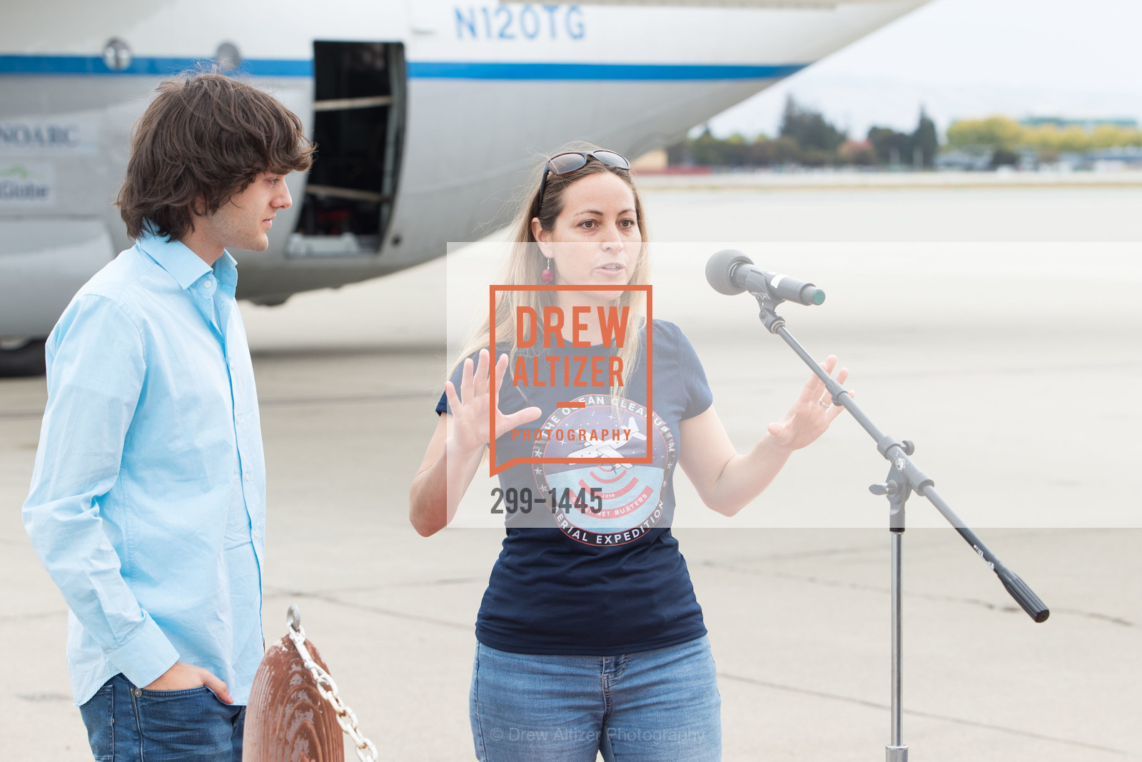 Boyan Slat, Chandra Salgado Kent, The Ocean Cleanup, Moffett Field Airport. Cody Road, Moffett Field – Building 158, Photo #299-1445 Boyan Slat, Chandra Salgado Kent, Photo #299-1445