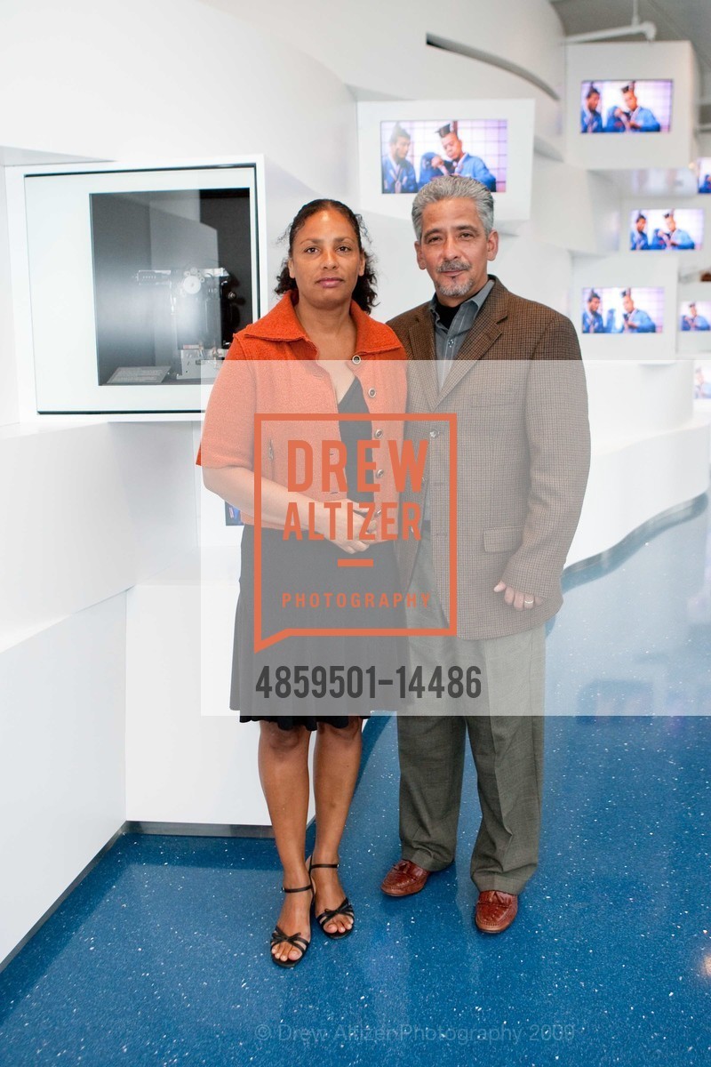 Arlene Hernandez, Robert Hernandez, Disney Museum Pre-Opening Cocktail Reception, US, September 25th, 2009, Photo #4859501-14486 Arlene Hernandez, Robert Hernandez, Photo #4859501-14486