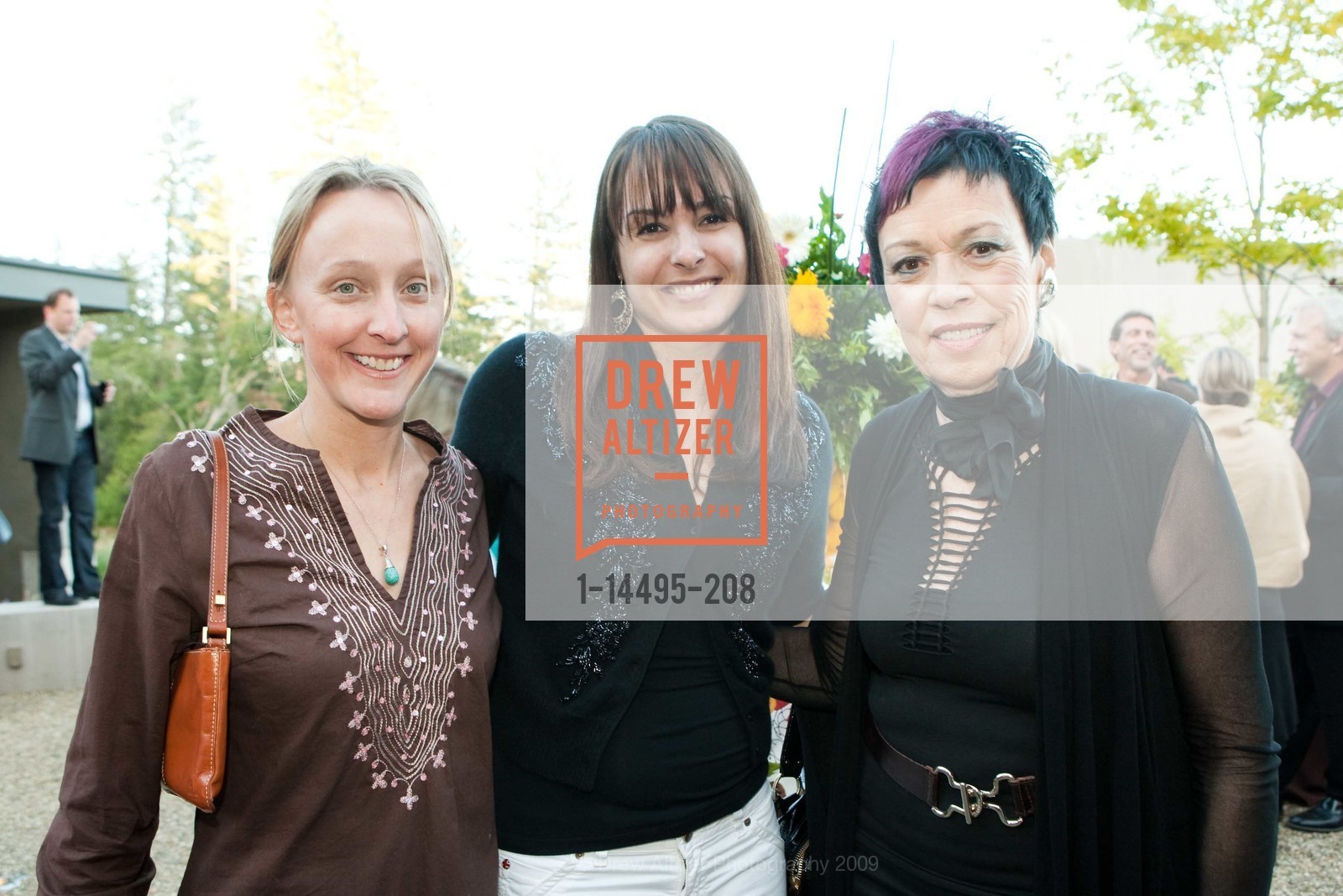Suzanne Lavallee, Philippa Ward, Jan DiNuoscio, Haute Living/Cade Winery Napa Wine Auction Kick Off Event, US, June 8th, 2009, Photo #1-14495-208 Suzanne Lavallee, Philippa Ward, Jan DiNuoscio, Photo #1-14495-208