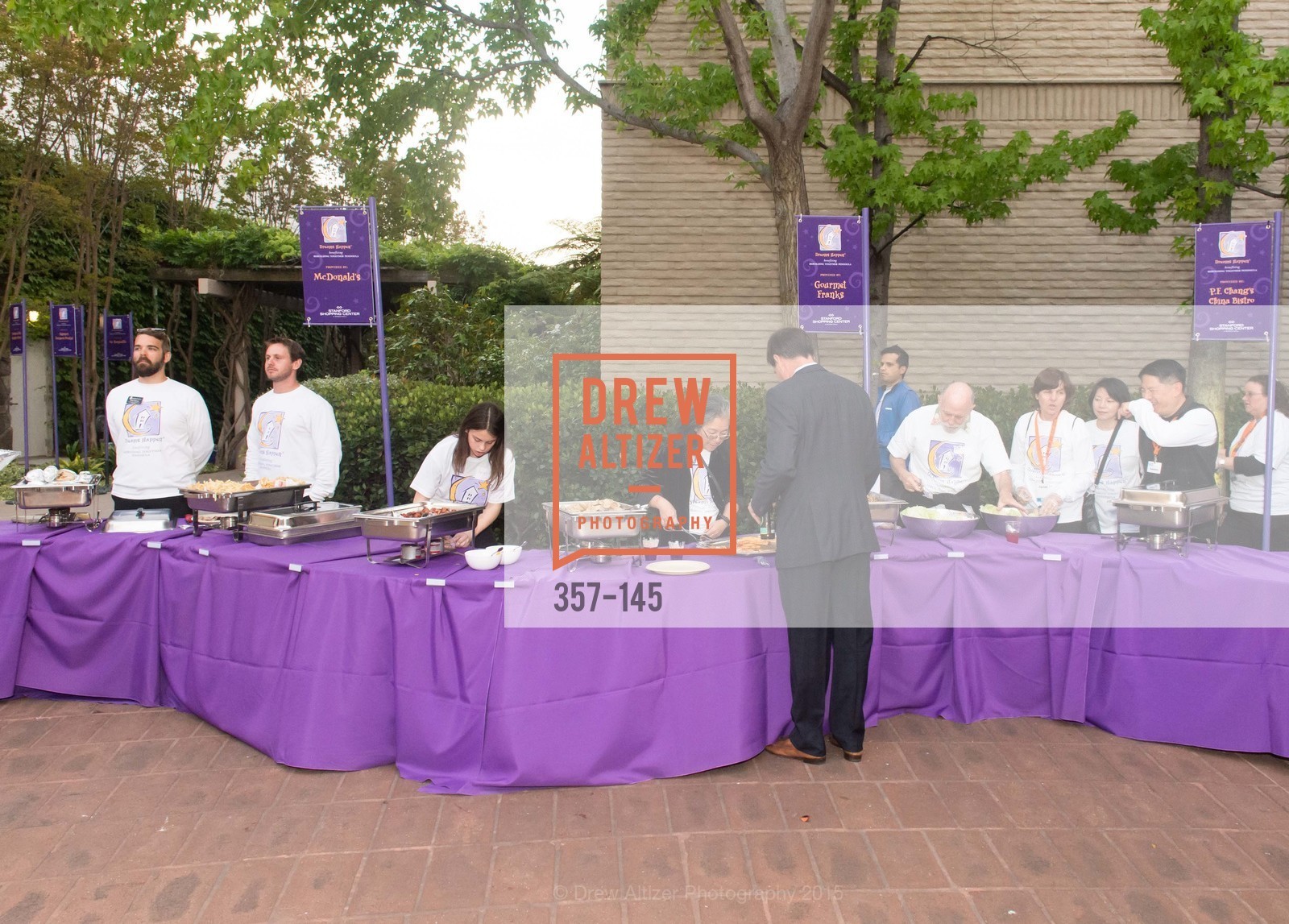 Atmosphere, DREAMS HAPPEN: Playhouse Auction and Gala, Stanford Shopping Center, June 5th, 2015