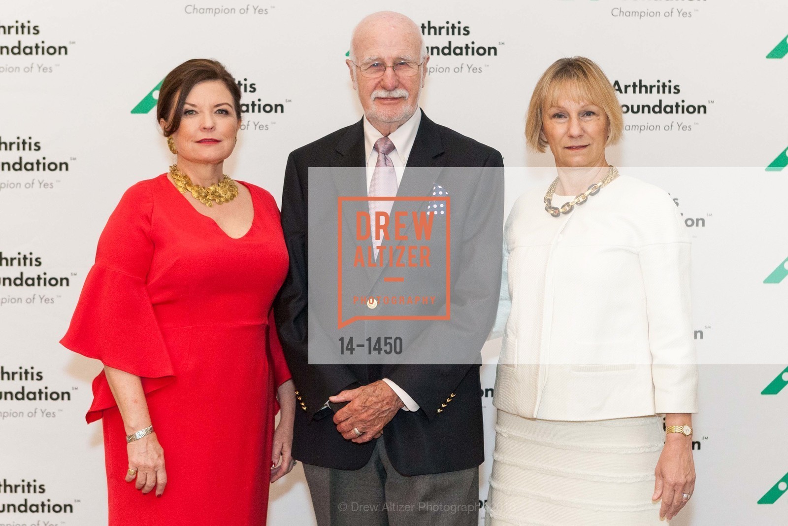 Elizabeth Folger, George Lucas, Suzanne Vuko, Arthritis Foundation's Fashion Fights Arthritis 2016, Fairmont Hotel, Grand Ballroom. 950 Mason St, October 5th, 2016, Photo #14-1450 Elizabeth Folger, George Lucas, Suzanne Vuko, Photo #14-1450