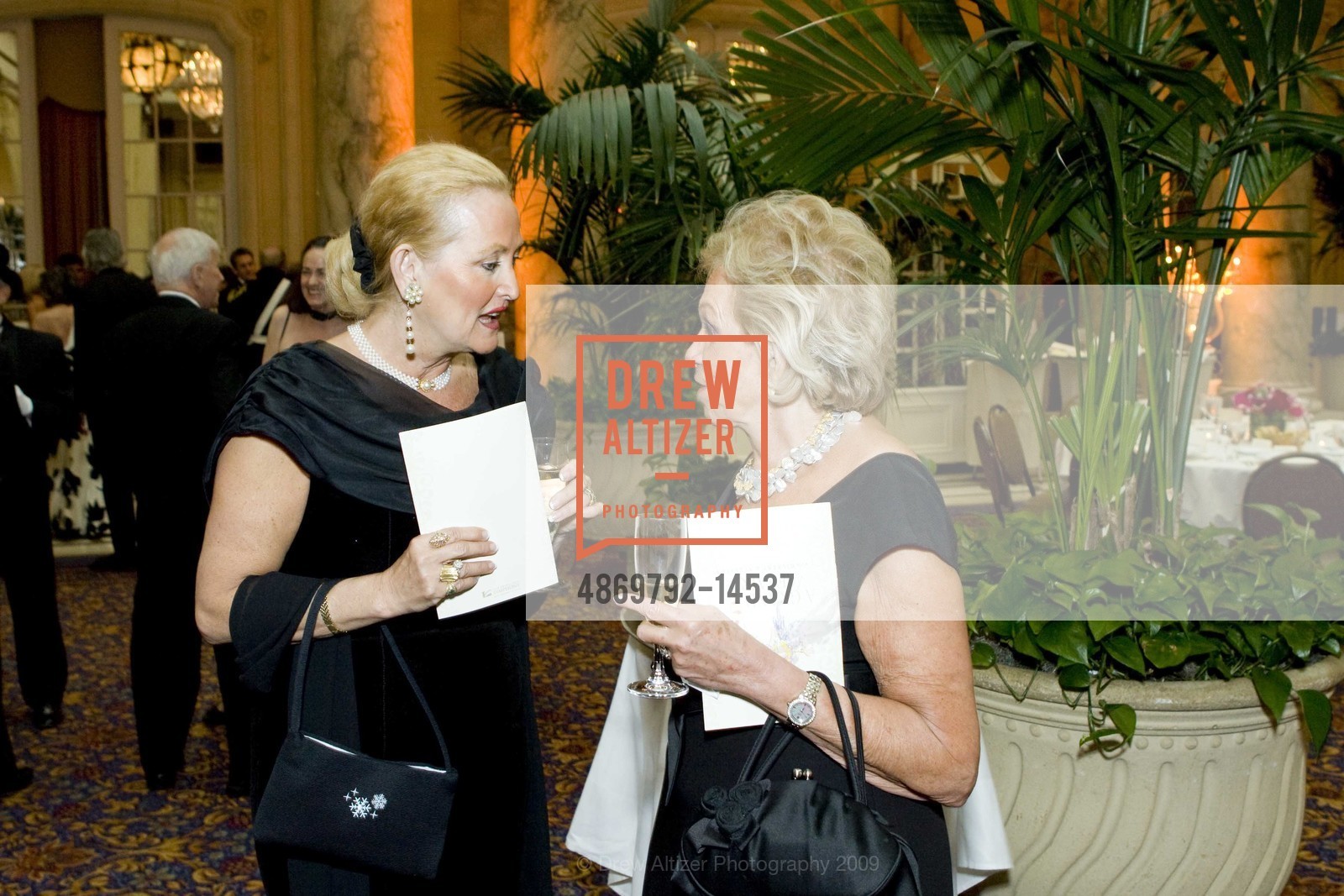 Mary Hagan, Helga Justman, SF SYMPHONY's A Grand Affair with Gilbert & Sullivan, US, April 26th, 2009, Photo #4869792-14537 Mary Hagan, Helga Justman, Photo #4869792-14537