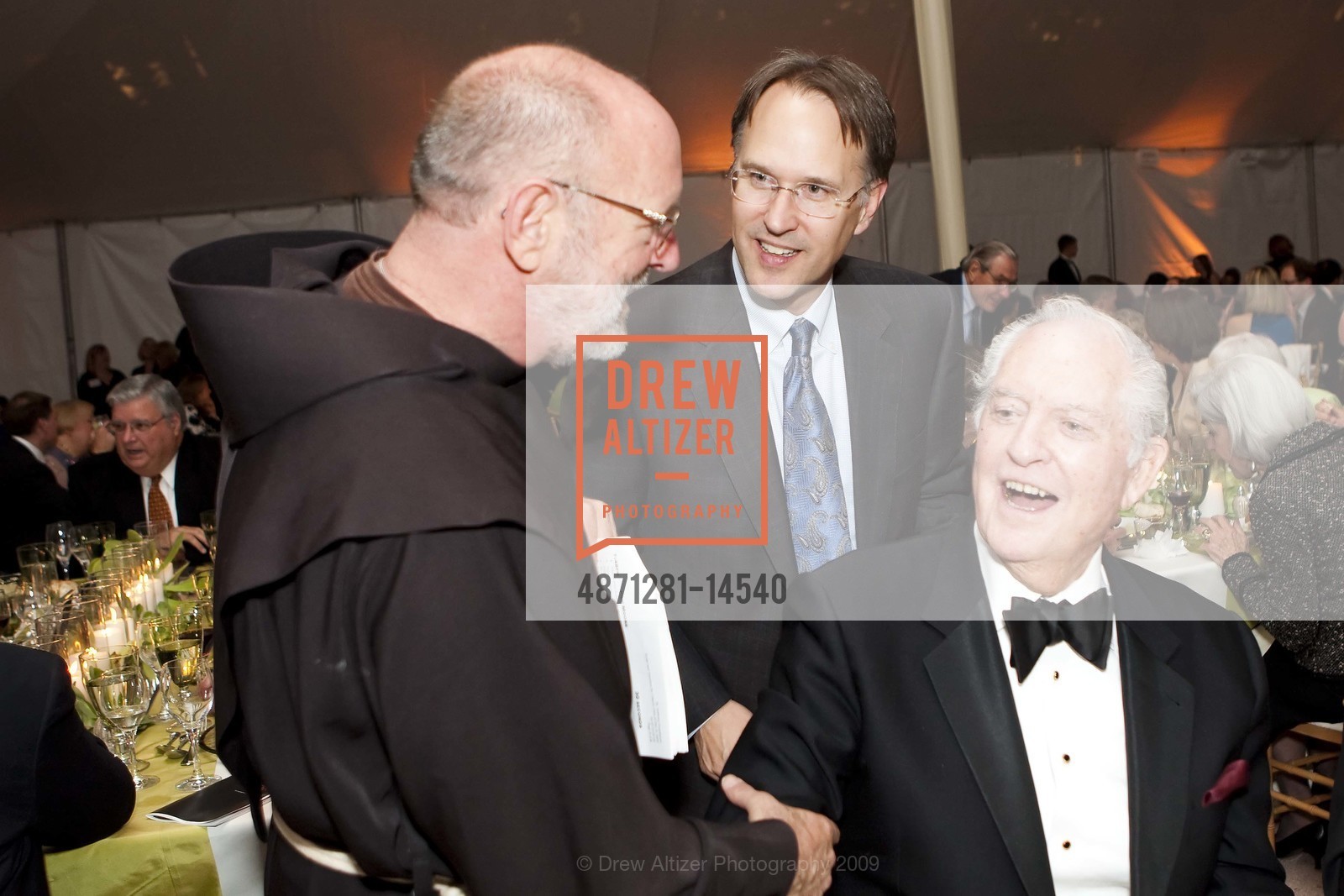 Father John Hardin, Jeff Bialik, Bernie Hagan, St. Anthony's 2009 RAISING THE ROOF GALA, US, October 10th, 2009, Photo #4871281-14540 Father John Hardin, Jeff Bialik, Bernie Hagan, Photo #4871281-14540