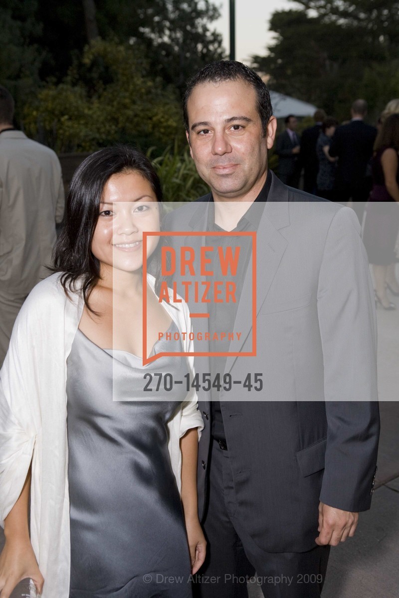 Grace Ma, Frank Gutierrez, The San Francisco Zoo Presents 2009 FUR BALL, US, September 27th, 2009, Photo #270-14549-45 Grace Ma, Frank Gutierrez, Photo #270-14549-45