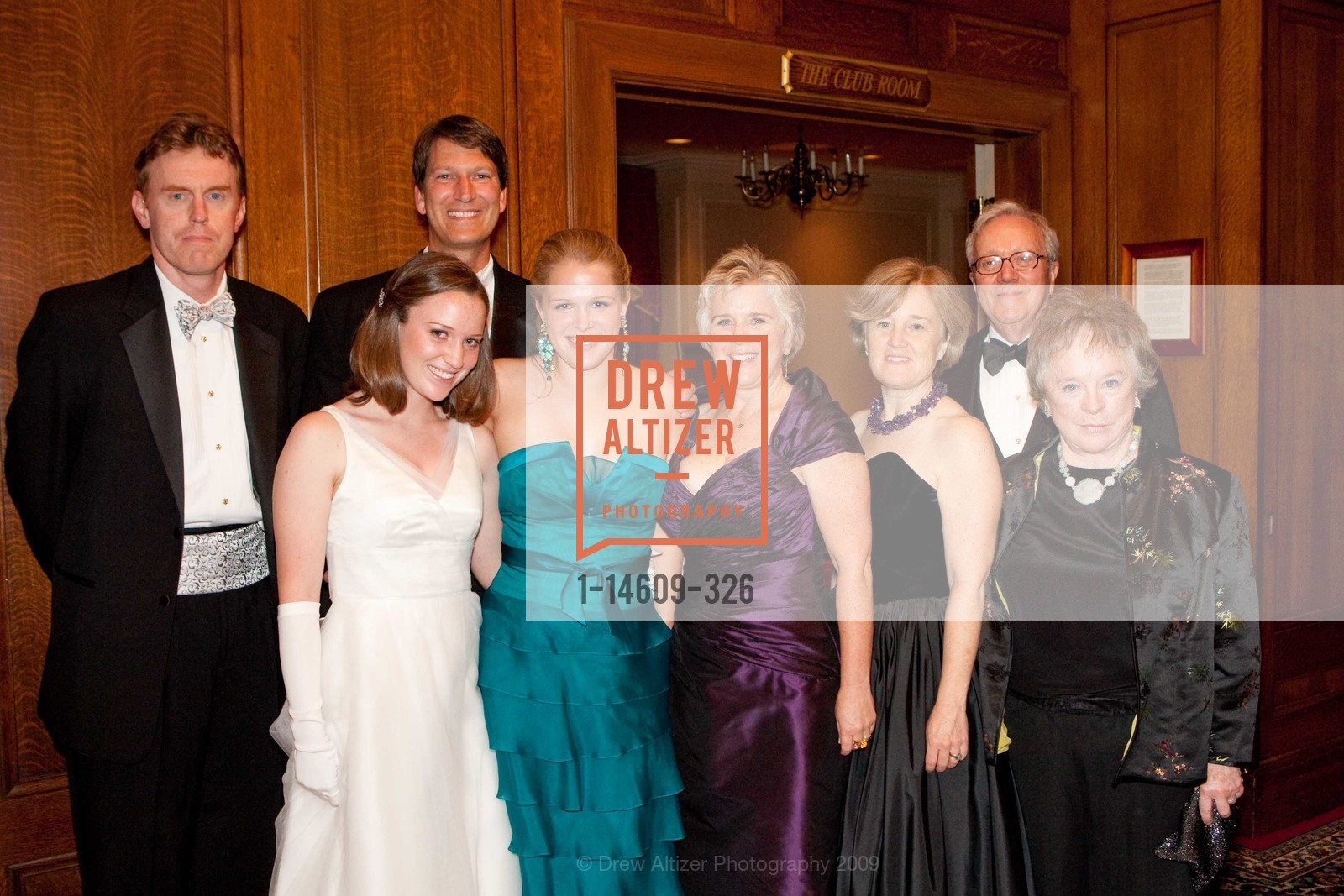 Tom Koegel, Eloise Horn, Peter Horn, Lucy Horn, Zellan LaFollette, Anne LaFollette, Charles LaFollette, Ellen LaFollette, 2009 San Francisco DEBUTANTE BALL, US, June 20th, 2009, Photo #1-14609-326 Tom Koegel, Eloise Horn, Peter Horn, Lucy Horn, Zellan LaFollette, Anne LaFollette, Charles LaFollette, Ellen LaFollette, Photo #1-14609-326