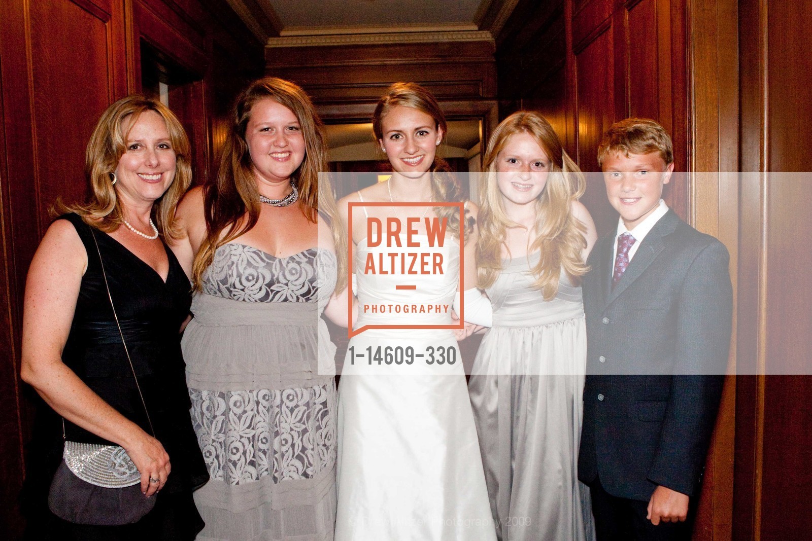 Group of guests at 2009 San Francisco DEBUTANTE BALL