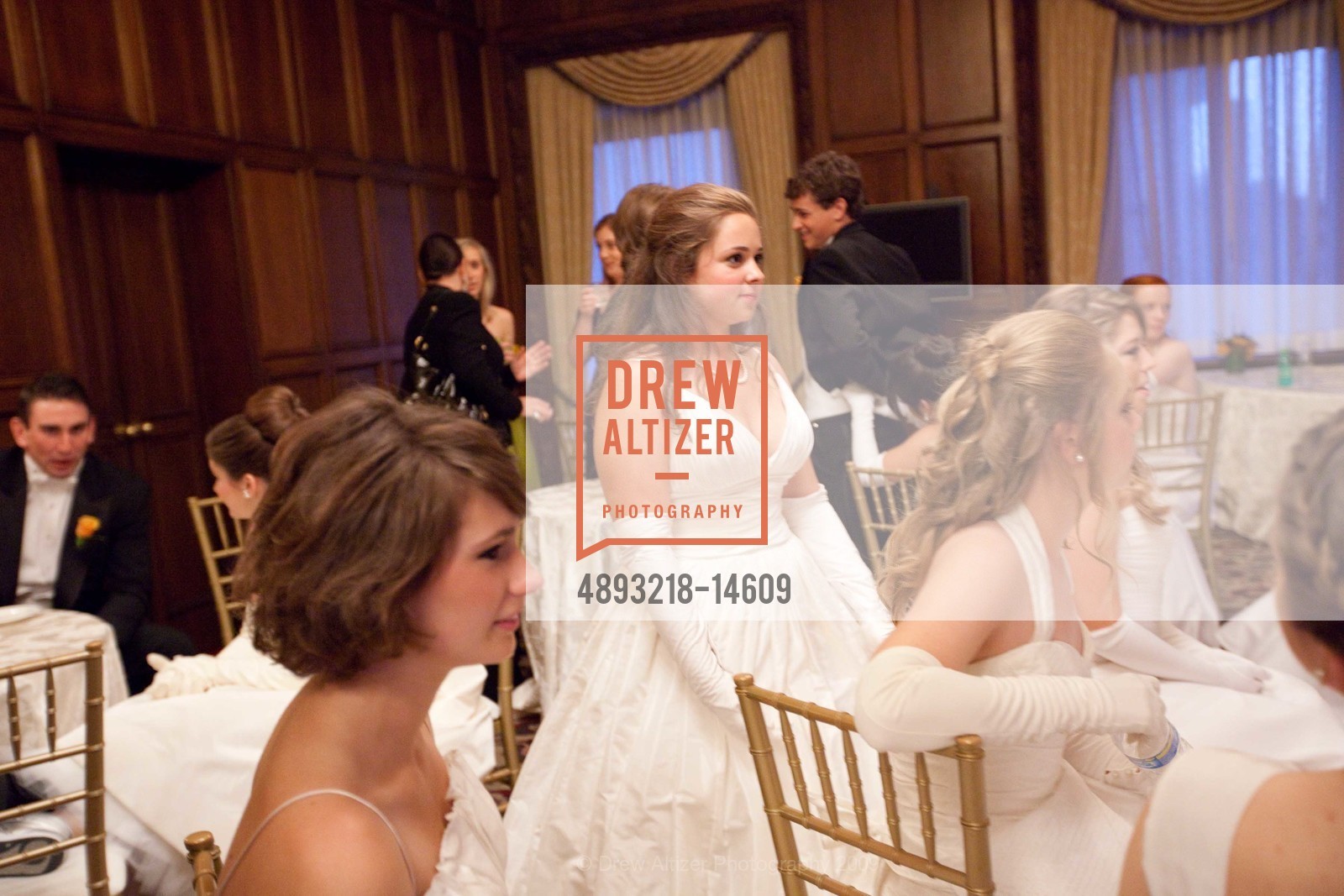 Grace Pritchett Milligan, Taylor Roy, Elizabeth Hullar, 2009 San Francisco DEBUTANTE BALL, US, June 20th, 2009, Photo #4893218-14609 Grace Pritchett Milligan, Taylor Roy, Elizabeth Hullar, Photo #4893218-14609