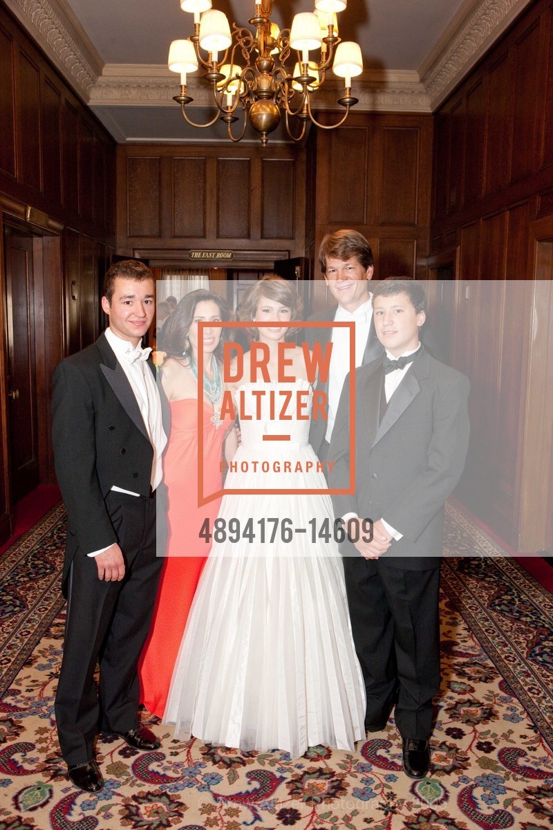 Matt Milligan, Stephanie Milligan, Grace Pritchett Milligan, Jim Milligan, James Milligan, 2009 San Francisco DEBUTANTE BALL, US, June 20th, 2009, Photo #4894176-14609 Matt Milligan, Stephanie Milligan, Grace Pritchett Milligan, Jim Milligan, James Milligan, Photo #4894176-14609