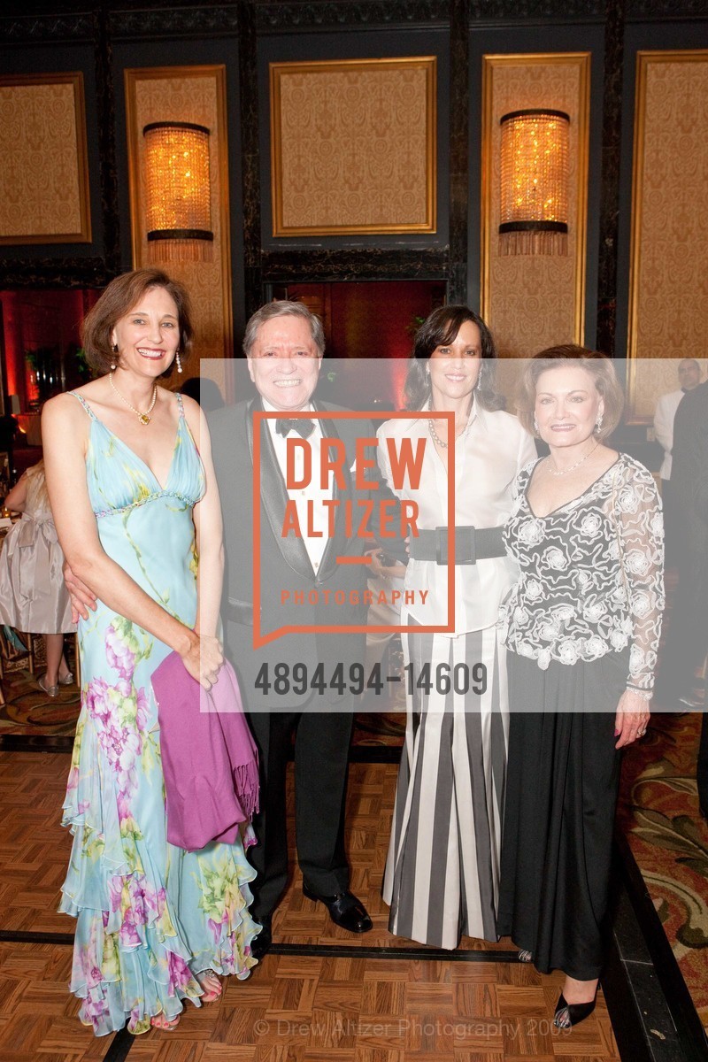Jennifer Biederbeck, George McLaughlin, Phyllis Swindells, Olive Ann McLaughlin, 2009 San Francisco DEBUTANTE BALL, US, June 20th, 2009, Photo #4894494-14609 Jennifer Biederbeck, George McLaughlin, Phyllis Swindells, Olive Ann McLaughlin, Photo #4894494-14609