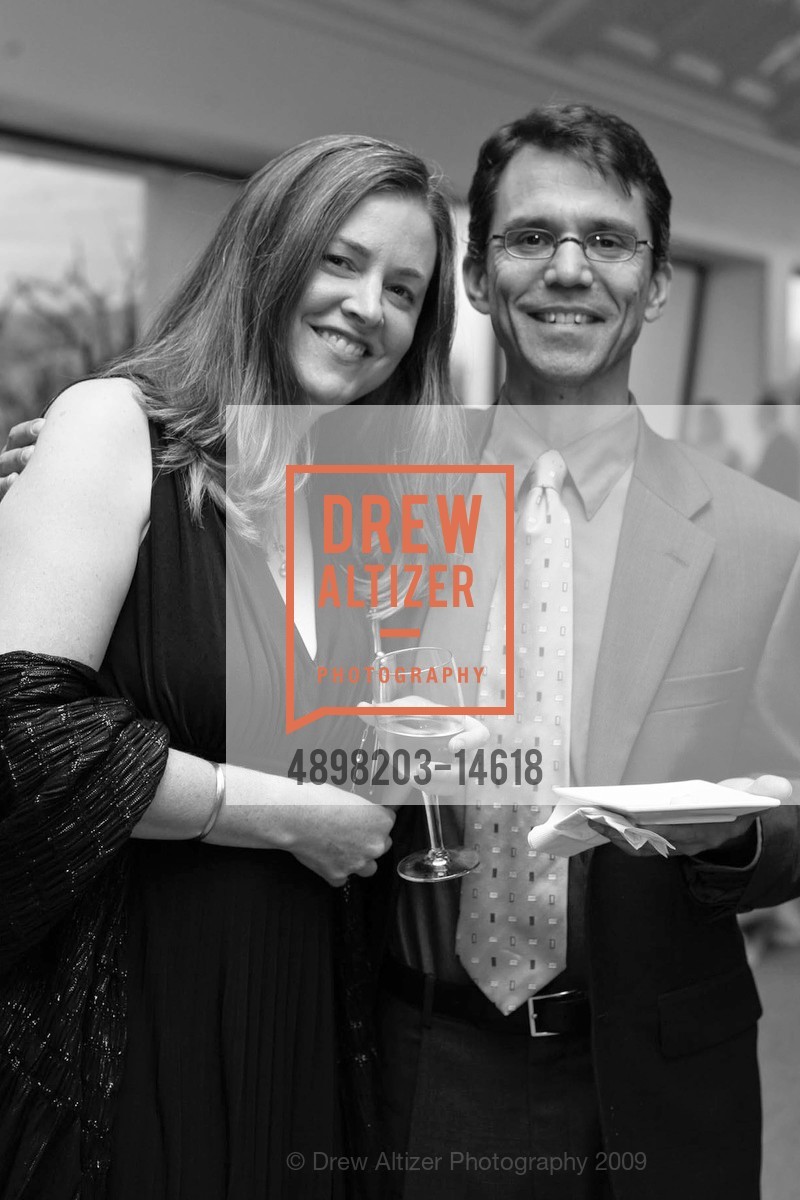 Neave Higgins, Gary Knoblock, California Academy of Sciences BIG BANG GALA Featuring CHRIS ISAAC, US, September 26th, 2009, Photo #4898203-14618 Neave Higgins, Gary Knoblock, Photo #4898203-14618