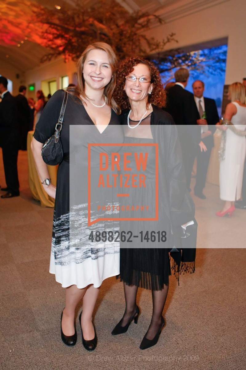 Robin Seltzer, Adrienne Moon, California Academy of Sciences BIG BANG GALA Featuring CHRIS ISAAC, US, September 26th, 2009, Photo #4898262-14618 Robin Seltzer, Adrienne Moon, Photo #4898262-14618