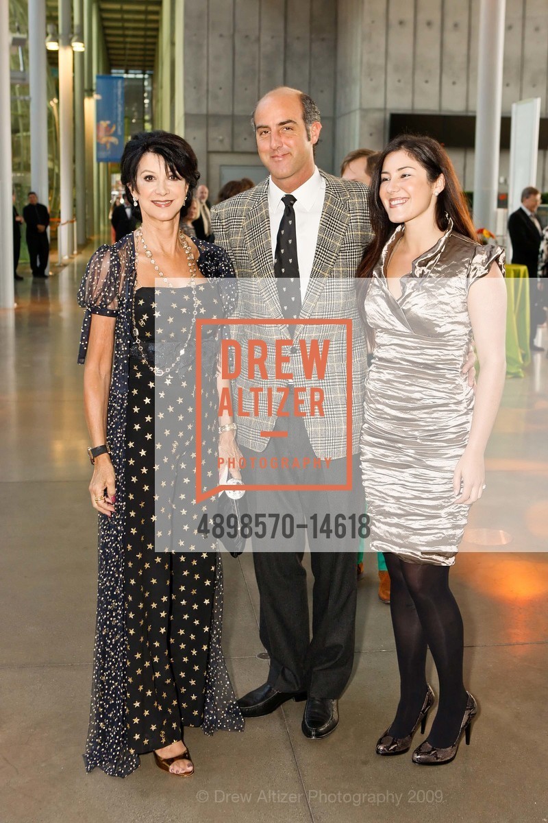 Lonna Wais, Tom Mitchell, Zenaida Costa, California Academy of Sciences BIG BANG GALA Featuring CHRIS ISAAC, US, September 26th, 2009, Photo #4898570-14618 Lonna Wais, Tom Mitchell, Zenaida Costa, Photo #4898570-14618