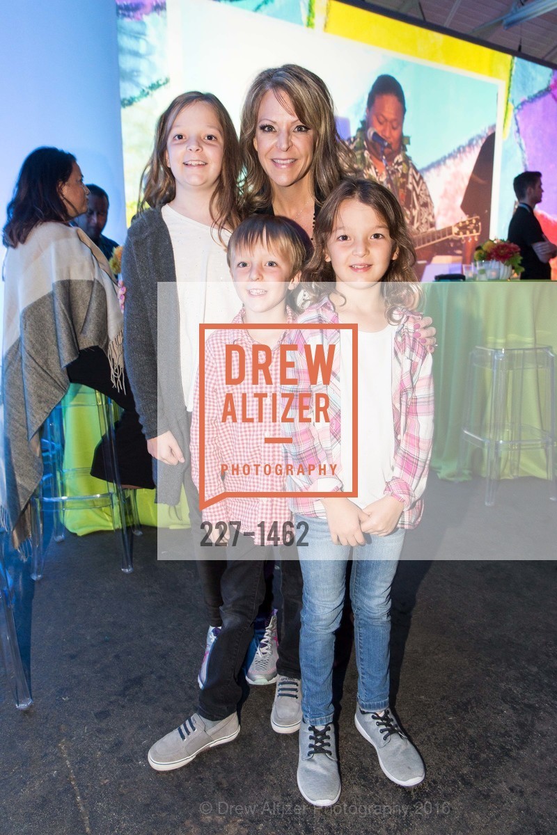 Jocelyn Tramel, Kim Tramel, Callie Tramel, Nate Tramel, Benefit Concert for UCSF Children's Hospitals, Cow Palace. 2600 Geneva Ave Daly City, October 5th, 2016, Photo #227-1462 Jocelyn Tramel, Kim Tramel, Callie Tramel, Nate Tramel, Photo #227-1462