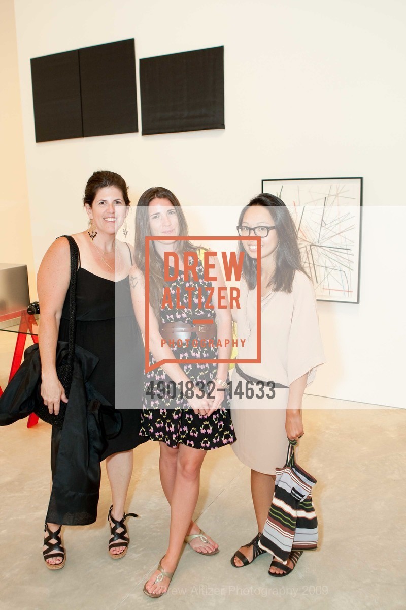 Dana Hirt, Kelly Taxter, Nu Nguyen, NORAH and NORMAN STONE Host Annual Summer Party Breaking New Ground Underground, US. Private Residence, July 14th, 2009, Photo #4901832-14633 Dana Hirt, Kelly Taxter, Nu Nguyen, Photo #4901832-14633