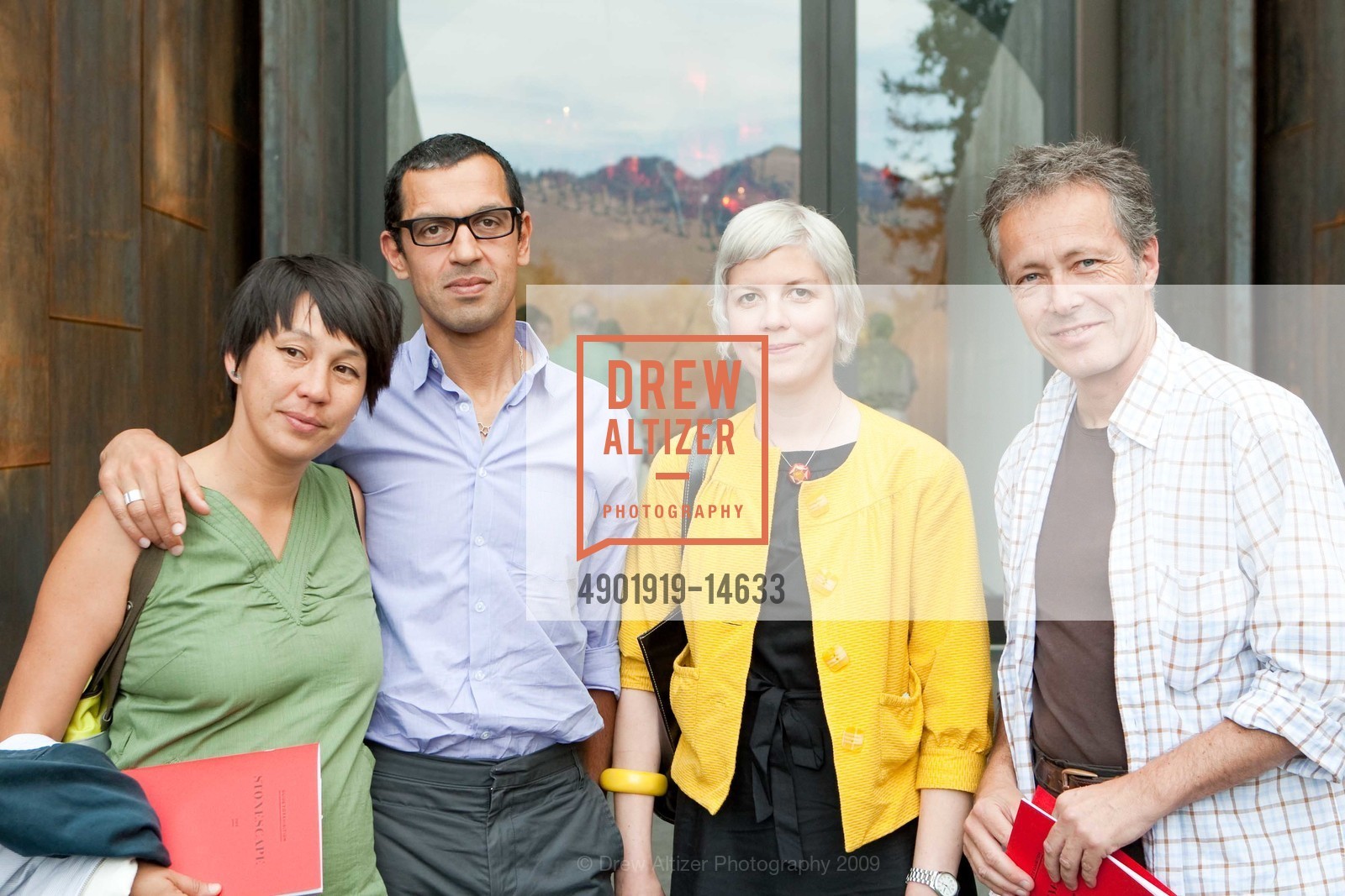 Moriah Ulinskas, Dominic Willsdon, Carol Varney, Rudolf Frieling, NORAH and NORMAN STONE Host Annual Summer Party Breaking New Ground Underground, US. Private Residence, July 14th, 2009, Photo #4901919-14633 Moriah Ulinskas, Dominic Willsdon, Carol Varney, Rudolf Frieling, Photo #4901919-14633