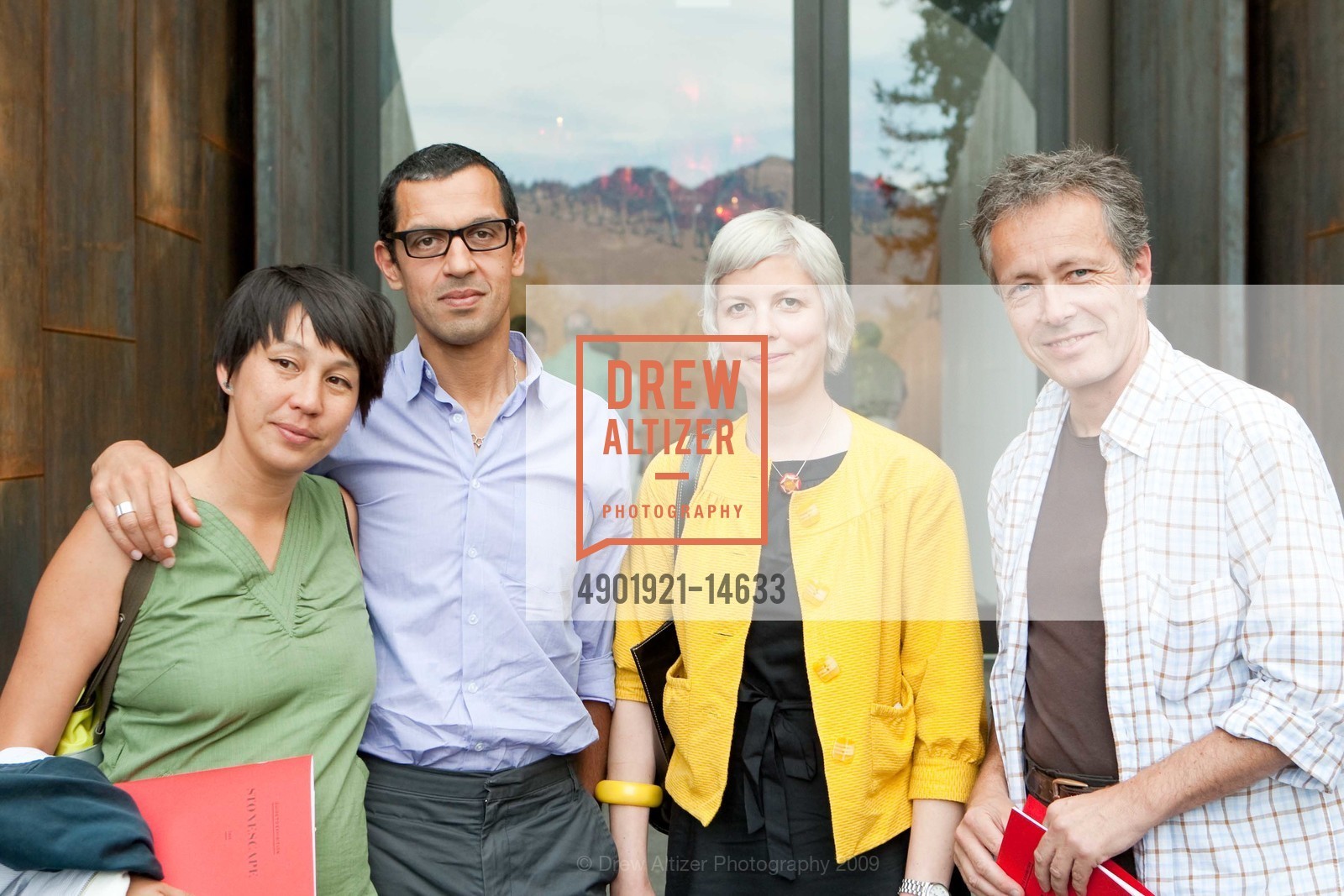 Moriah Ulinskas, Dominic Willsdon, Carol Varney, Rudolf Frieling, NORAH and NORMAN STONE Host Annual Summer Party Breaking New Ground Underground, US. Private Residence, July 14th, 2009, Photo #4901921-14633 Moriah Ulinskas, Dominic Willsdon, Carol Varney, Rudolf Frieling, Photo #4901921-14633