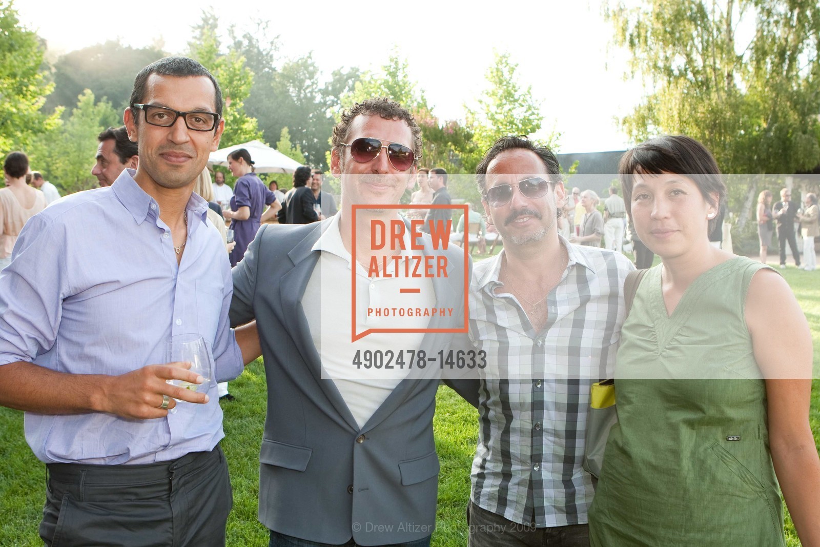 Dominic Willsdon, Henry Urbach, Stephen Hartman, Moriah Ulinskas, NORAH and NORMAN STONE Host Annual Summer Party Breaking New Ground Underground, US. Private Residence, July 14th, 2009, Photo #4902478-14633 Dominic Willsdon, Henry Urbach, Stephen Hartman, Moriah Ulinskas, Photo #4902478-14633