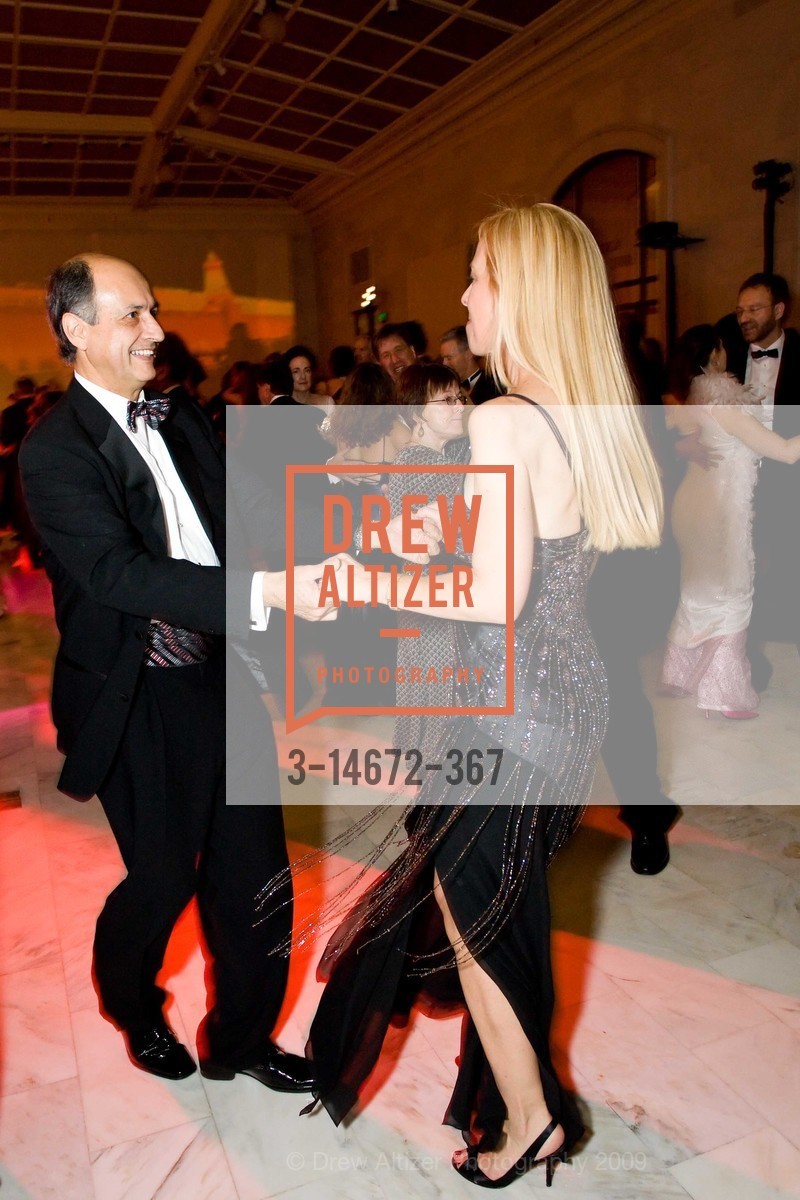 Gabriela Torres, Jose Torres, 2009 Ballet Gala Patrons Arrivals and Dinnner, San Francisco City Hall, January 21st, 2009, Photo #3-14672-367 Gabriela Torres, Jose Torres, Photo #3-14672-367