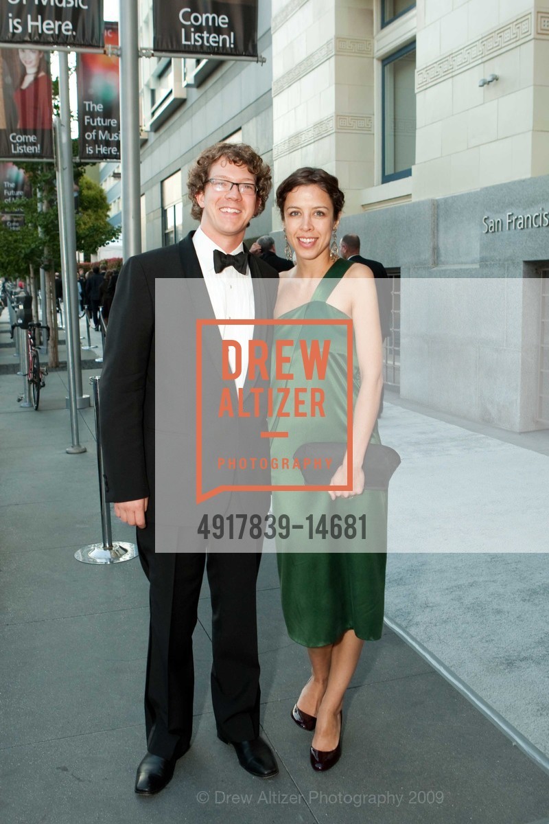 Alex Brose, Carmen Brose, SF CONSERVATORY OF MUSIC Gala Honoring Gordon Getty, US, June 24th, 2009, Photo #4917839-14681 Alex Brose, Carmen Brose, Photo #4917839-14681
