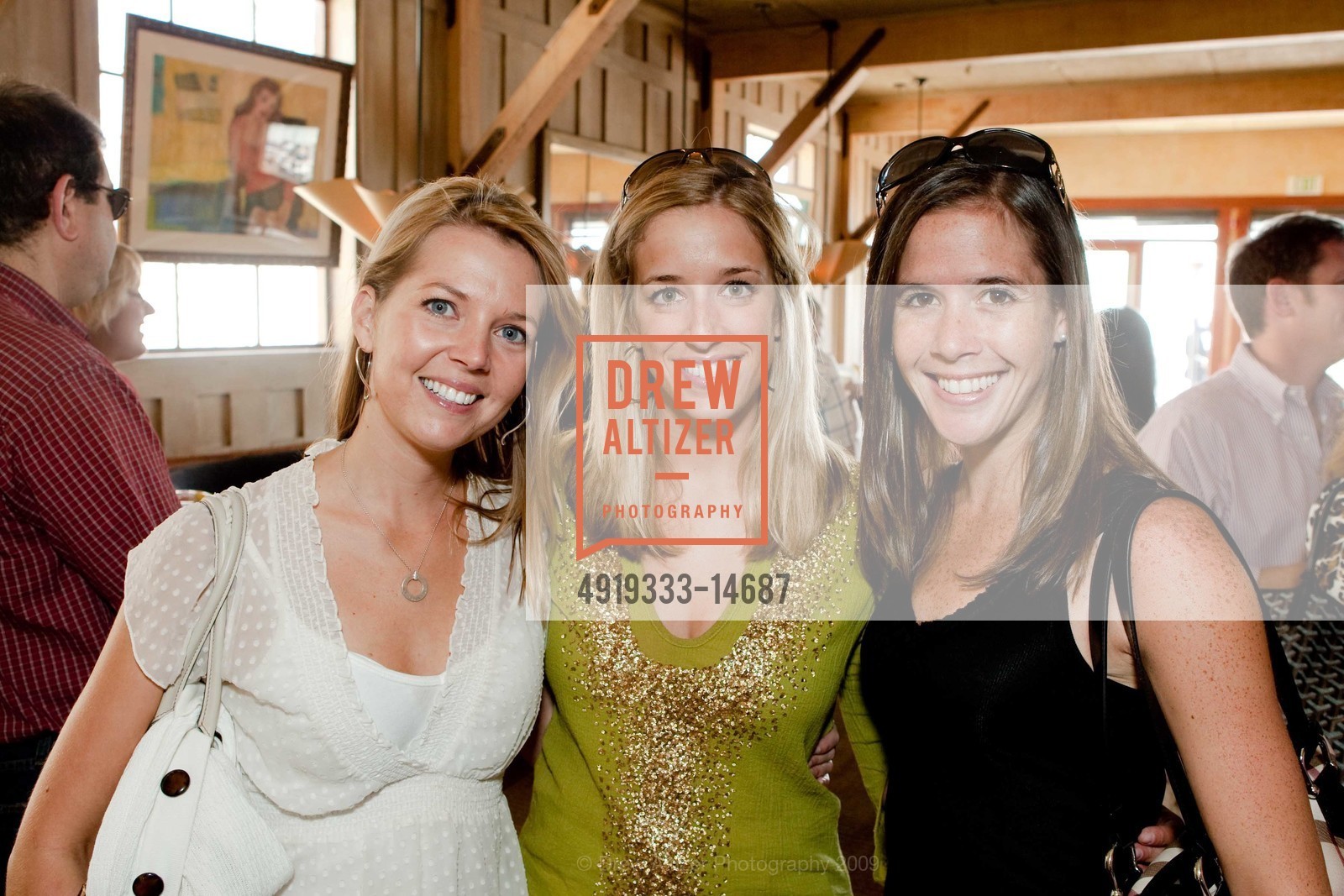 Erica Holton, Allison Andrade, Leilani Keelan, Symphonix Party at Servinos in Tiburon, US, August 24th, 2009, Photo #4919333-14687 Erica Holton, Allison Andrade, Leilani Keelan, Photo #4919333-14687