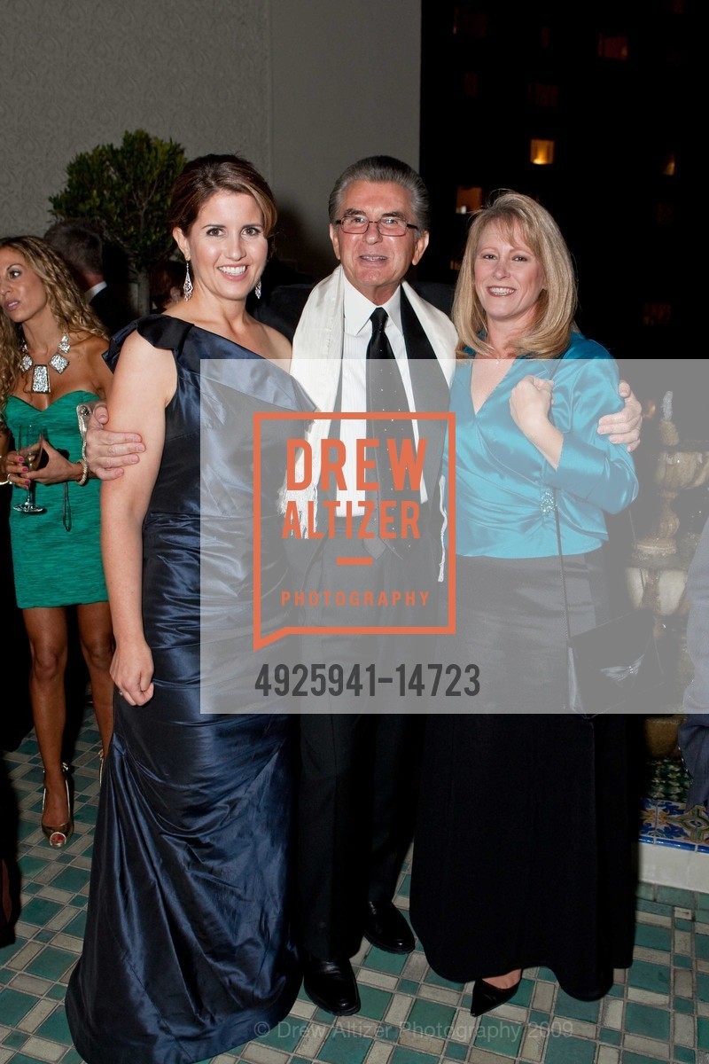 Alexandria Marcus, George Marcus, Robyn Dahlin, The ELIOS SOCIETY'S 2009 Hellenic Charity Ball, US, November 8th, 2009, Photo #4925941-14723 Alexandria Marcus, George Marcus, Robyn Dahlin, Photo #4925941-14723