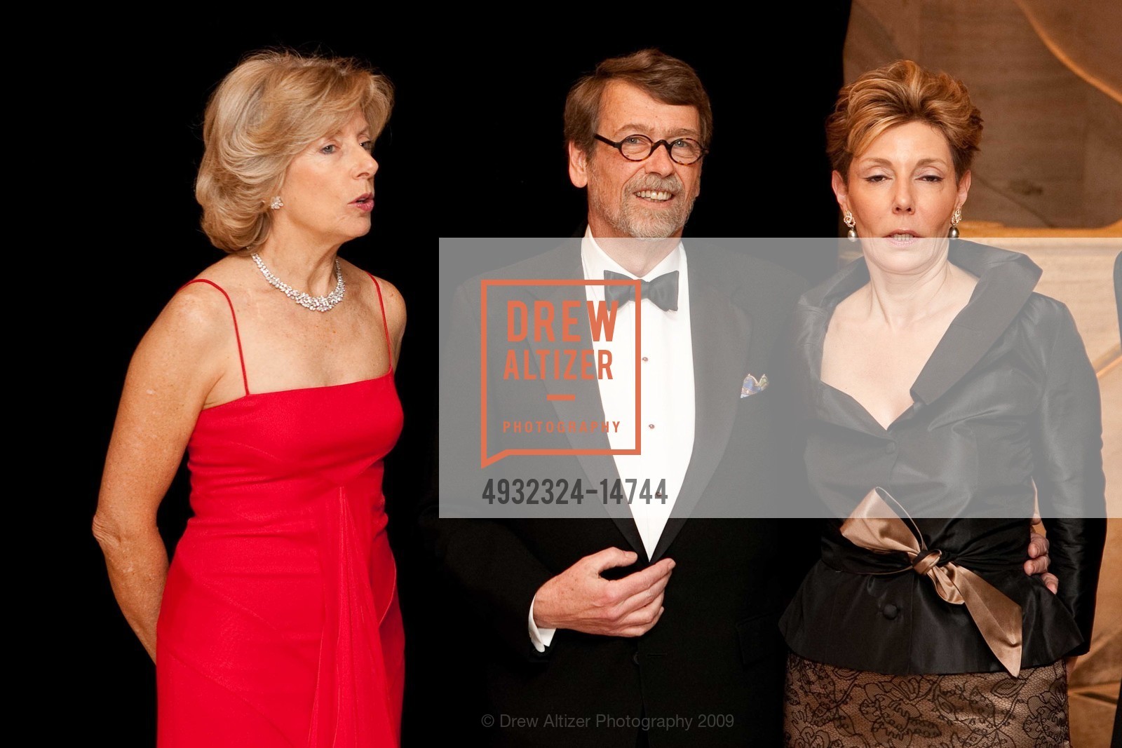 Liz Peek, Nicolas Fribourg, Effie Fribourg, The School Of American Ballet's Winter Gala at Lincoln Center, US, March 10th, 2009, Photo #4932324-14744 Liz Peek, Nicolas Fribourg, Effie Fribourg, Photo #4932324-14744