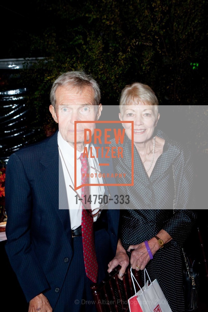 Peter Clark, Donna Clark, WALT DISNEY FAMILY MUSEUM Opening Dinner Celebration, US, September 30th, 2009, Photo #1-14750-333 Peter Clark, Donna Clark, Photo #1-14750-333