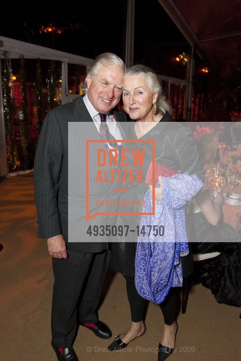 Clarke Swanson, Elizabeth Swanson, WALT DISNEY FAMILY MUSEUM Opening Dinner Celebration, US, September 30th, 2009, Photo #4935097-14750 Clarke Swanson, Elizabeth Swanson, Photo #4935097-14750