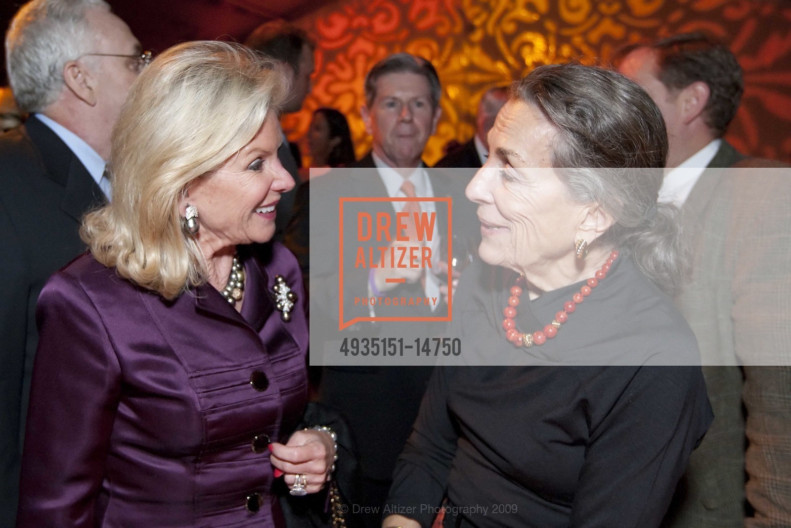 Dede Wilsey, Diane Disney Miller, WALT DISNEY FAMILY MUSEUM Opening Dinner Celebration, US, September 30th, 2009, Photo #4935151-14750 Dede Wilsey, Diane Disney Miller, Photo #4935151-14750