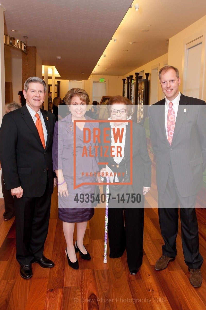 Richard Benefield, Nancy Boas, Annette Kaufman, Jonathan Kunowski, WALT DISNEY FAMILY MUSEUM Opening Dinner Celebration, US, September 30th, 2009, Photo #4935407-14750 Richard Benefield, Nancy Boas, Annette Kaufman, Jonathan Kunowski, Photo #4935407-14750