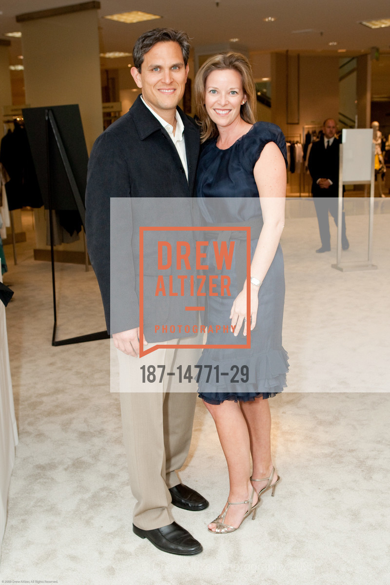 Ben Sharp, Tara Sharp, SAKS FIFTH AVENUE Presents Fine Wine and Fine Jewelry, US, May 21st, 2009, Photo #187-14771-29 Ben Sharp, Tara Sharp, Photo #187-14771-29