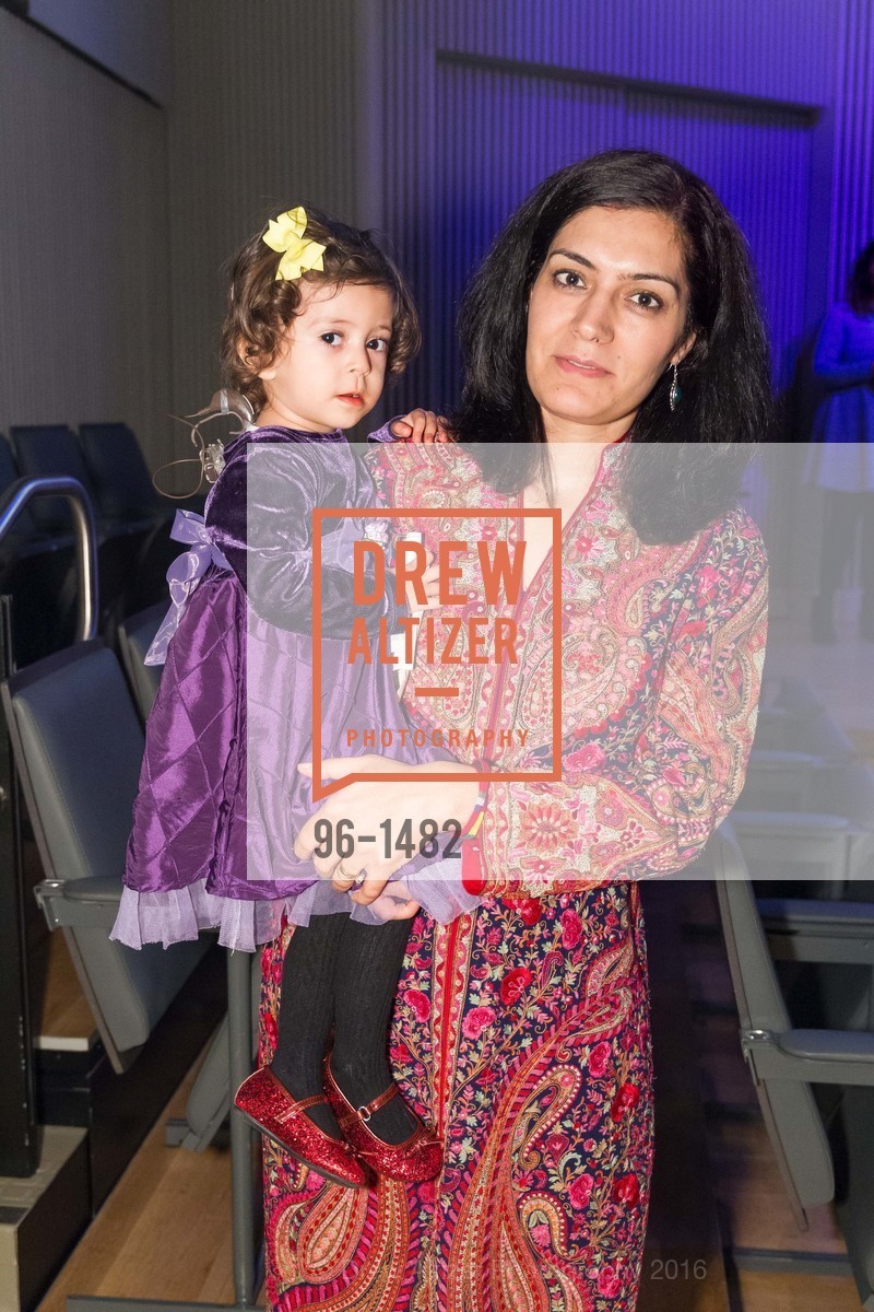 Nehar Farid, Andesha Farid, Photo #96-1482