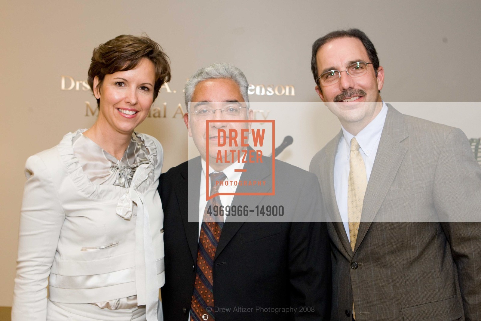 Kate Smith, Leo Martinez, Robert Dureault, ST. FRANCIS FOUNDATION'S Cocktail Reception launches The Associates, US, November 14th, 2008, Photo #4969966-14900 Kate Smith, Leo Martinez, Robert Dureault, Photo #4969966-14900