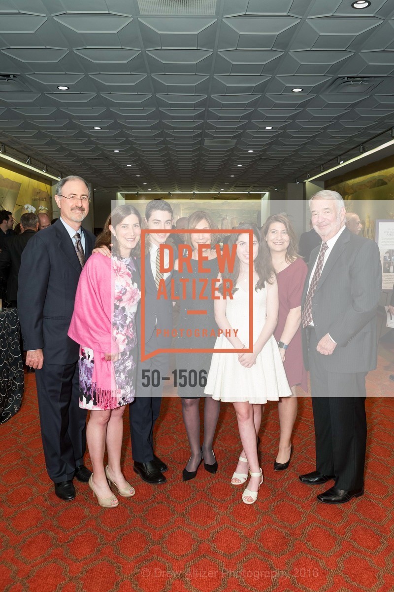 Craig Etlin, Leslie Gordon, Asher Etlin, Shiela Gordon, Emmy Etlin, Amy Gordon, Alan Gordon, National Kidney Foundation's Authors VIP Cocktail Party & Dinner, Merchants Exchange Club. 465 California St, San Francisco, CA 94104, October 21st, 2016, Photo #50-1506 Craig Etlin, Leslie Gordon, Asher Etlin, Shiela Gordon, Emmy Etlin, Amy Gordon, Alan Gordon, Photo #50-1506