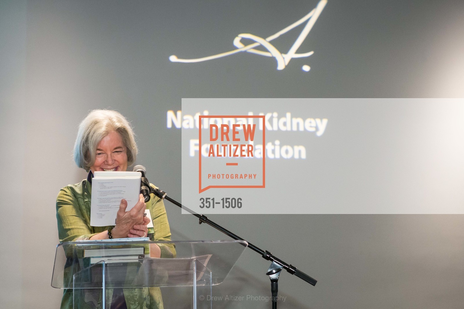 Elaine Petrocelli, National Kidney Foundation's Authors VIP Cocktail Party & Dinner, Merchants Exchange Club. 465 California St, San Francisco, CA 94104, Photo #351-1506 Elaine Petrocelli, Photo #351-1506