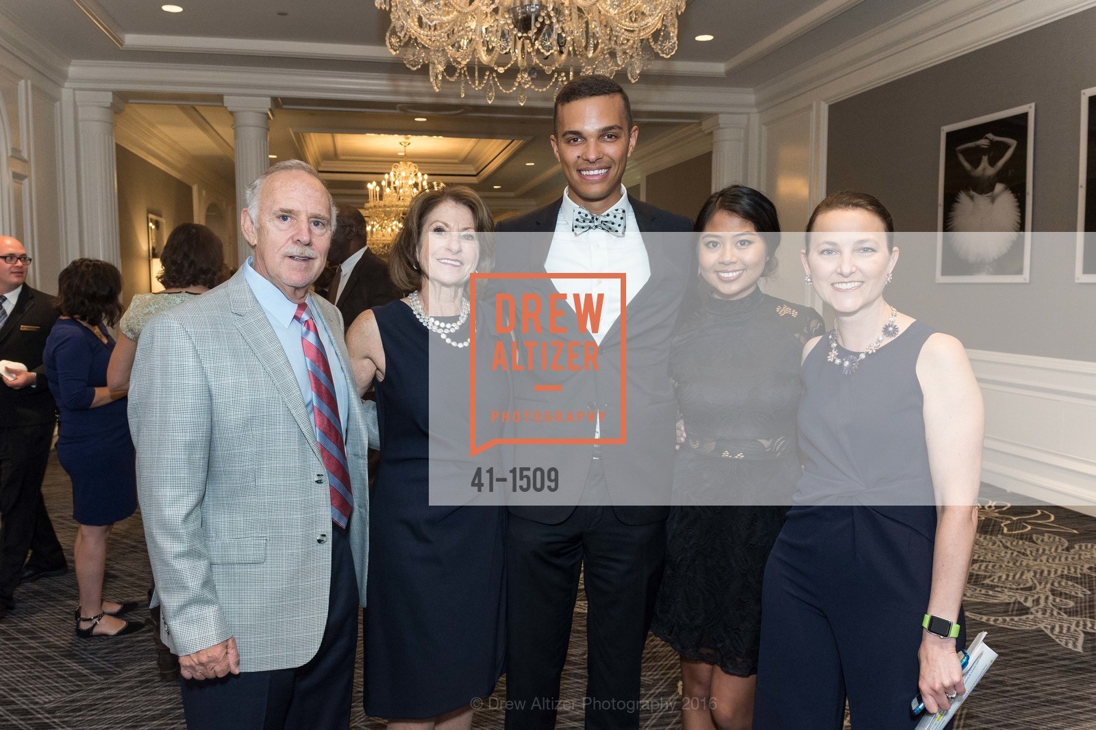 Gary Grossman, Judy Grossman, Ryan Hollins, Kathleen Custodio, Kimberly Wicoff, San Francisco Education Fund Back to School Gala, The Ritz Carlton. 600 Stockton St, October 19th, 2016, Photo #41-1509 Gary Grossman, Judy Grossman, Ryan Hollins, Kathleen Custodio, Kimberly Wicoff, Photo #41-1509