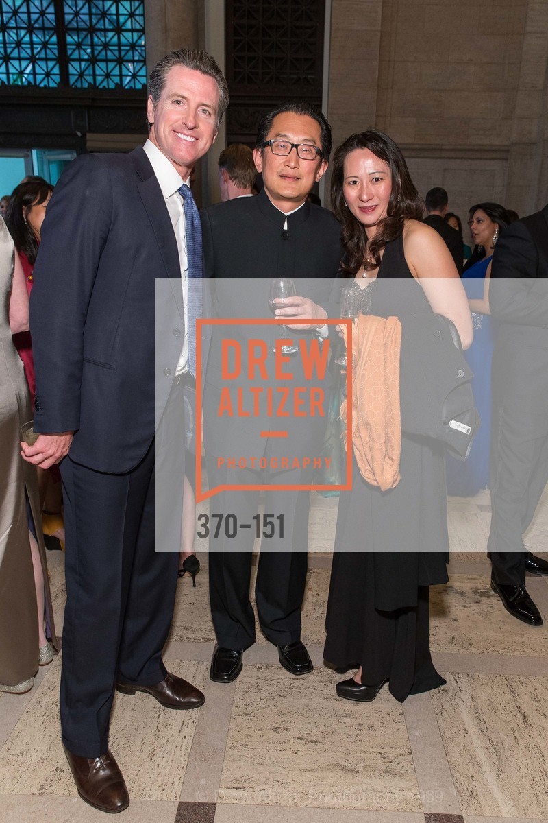 Gavin Newsom, Anton Qiu, Carina Qiu, Gucci & Vogue Dinner, Asian Art Museum. Asian Art Museum, December 31st, 1969, Photo #370-151 Gavin Newsom, Anton Qiu, Carina Qiu, Photo #370-151