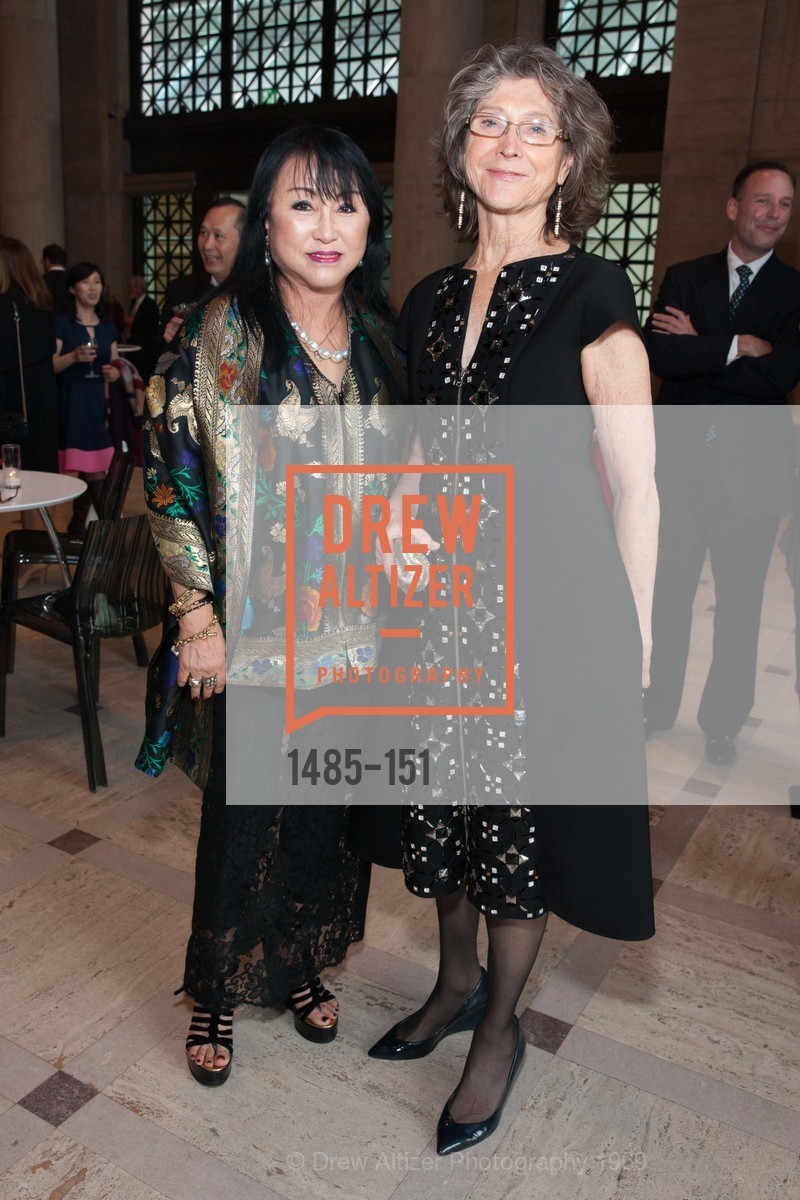 Suno Kay Osterweis, Barbara Ravizza Osterweis, Gucci & Vogue Dinner, Asian Art Museum. Asian Art Museum, . 200 Larkin St, December 31st, 1969, Photo #1485-151 Suno Kay Osterweis, Barbara Ravizza Osterweis, Photo #1485-151